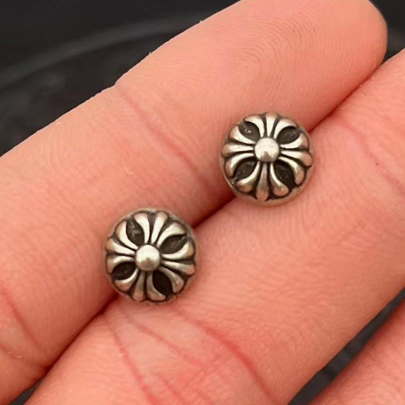 Ch*0me He**ts Earrings