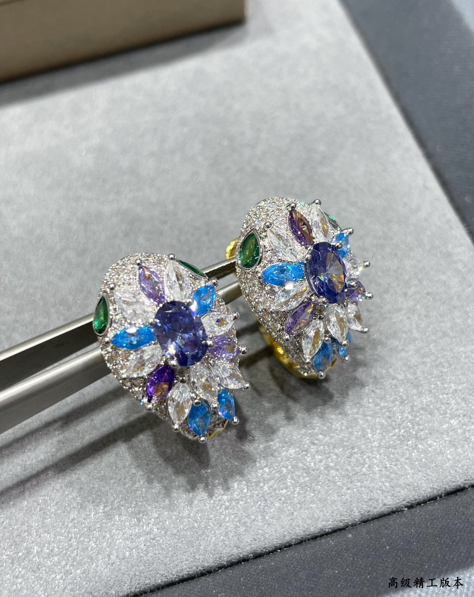 Bv1g*ai D1am0nd Princess Snake Earrings