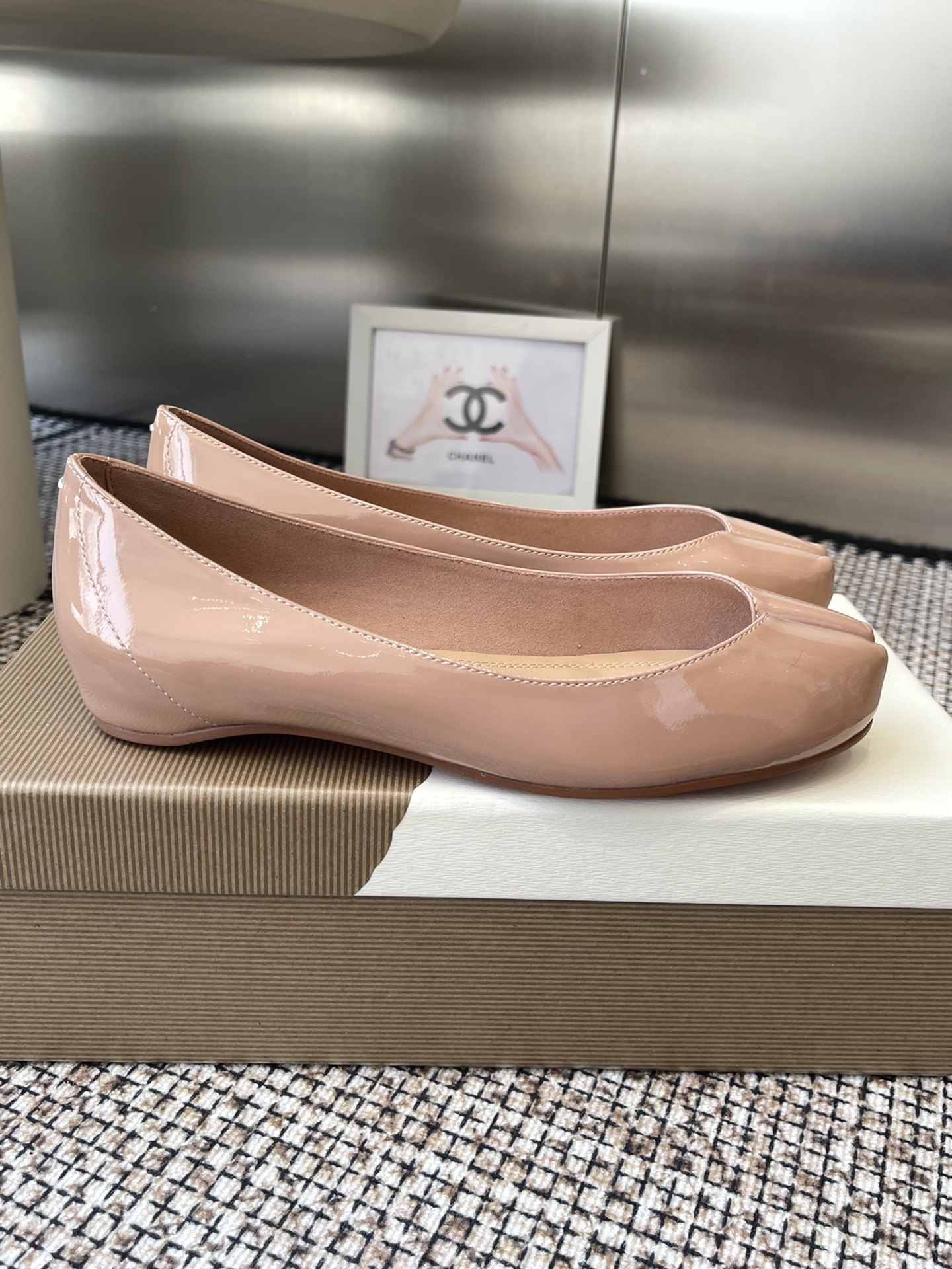 UA Chr1st1an Louboutin x Ma1s0n Marg*e1a Tabi Leather Ballet Flats