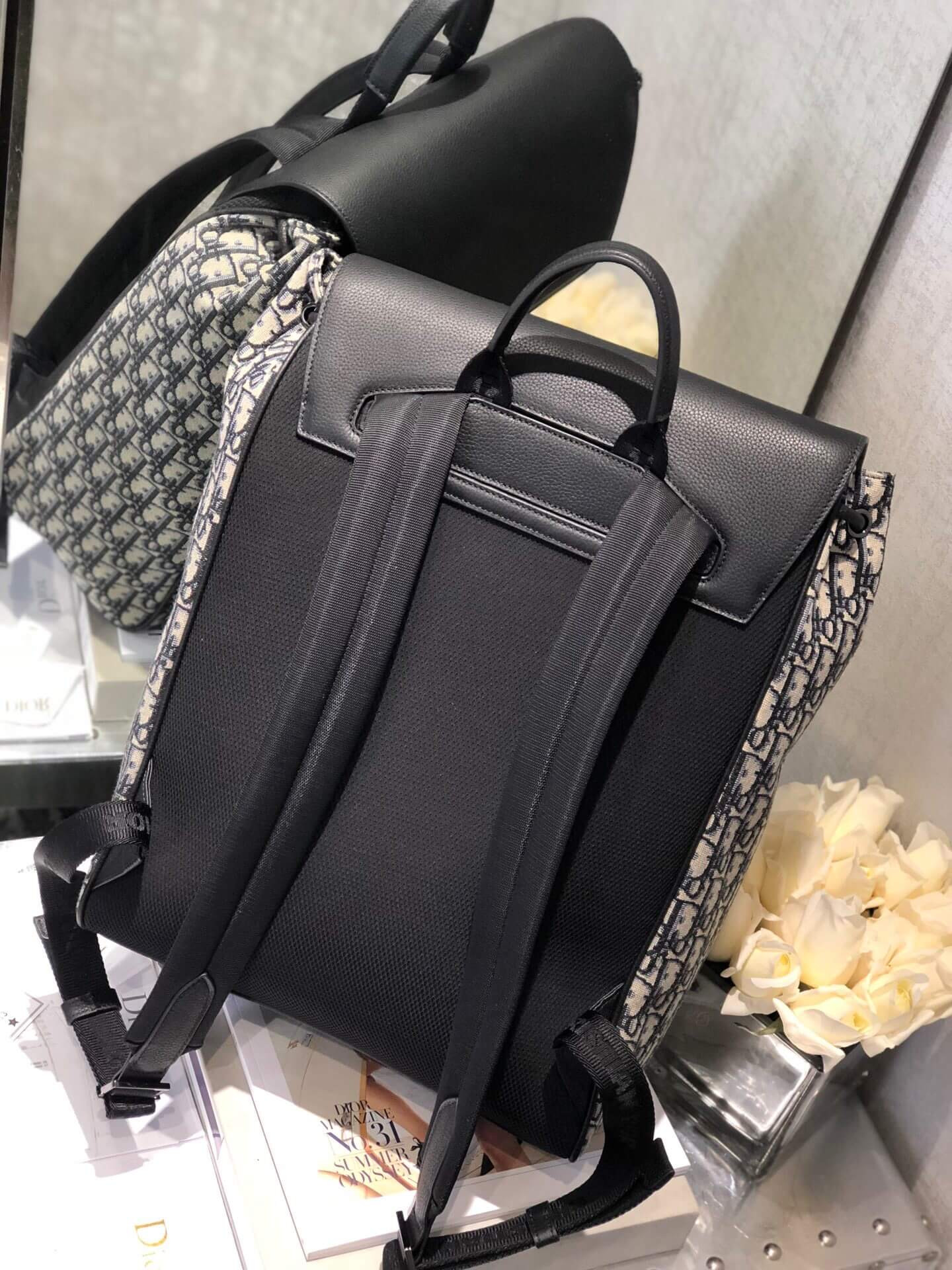 D10r BACKPACK