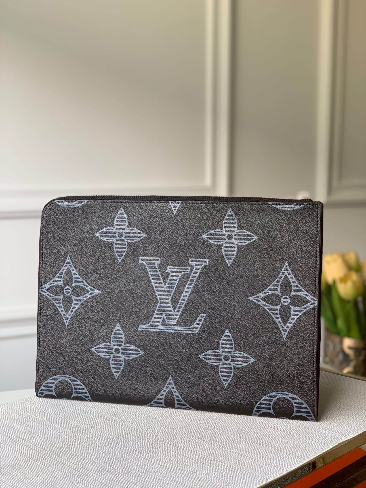 LV POCHETTE JOUR M80044