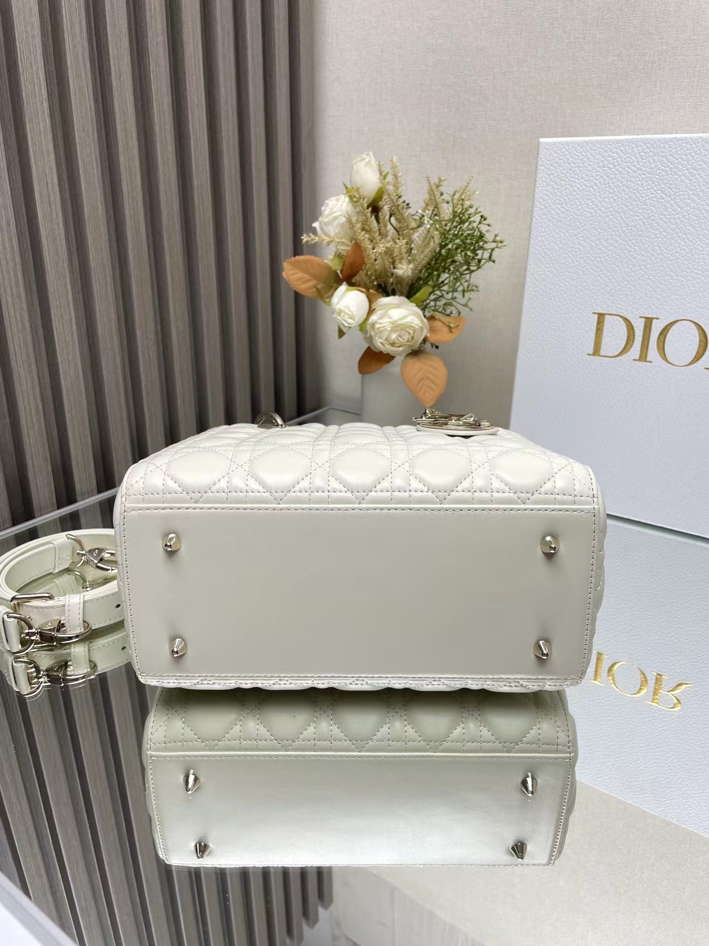 Medium Lady D10r Bag  24 x 20 x 12 cm