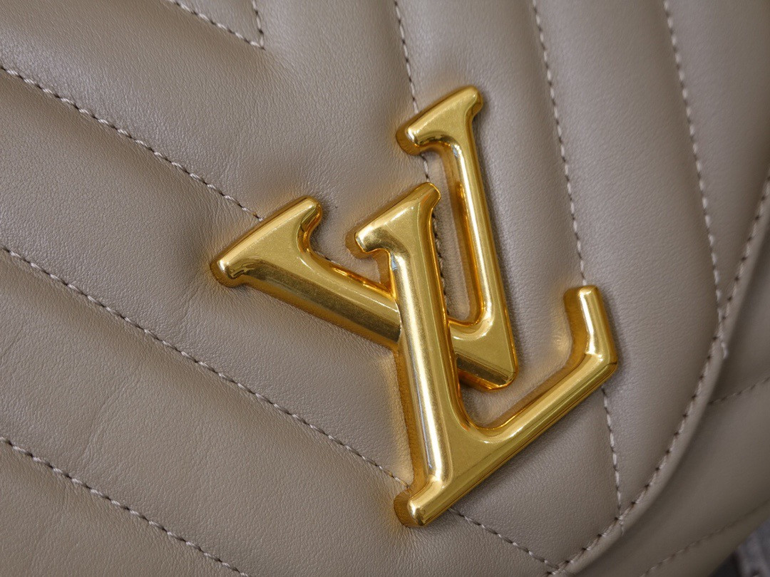 LV NEW WAVE CHAIN BAG M58550