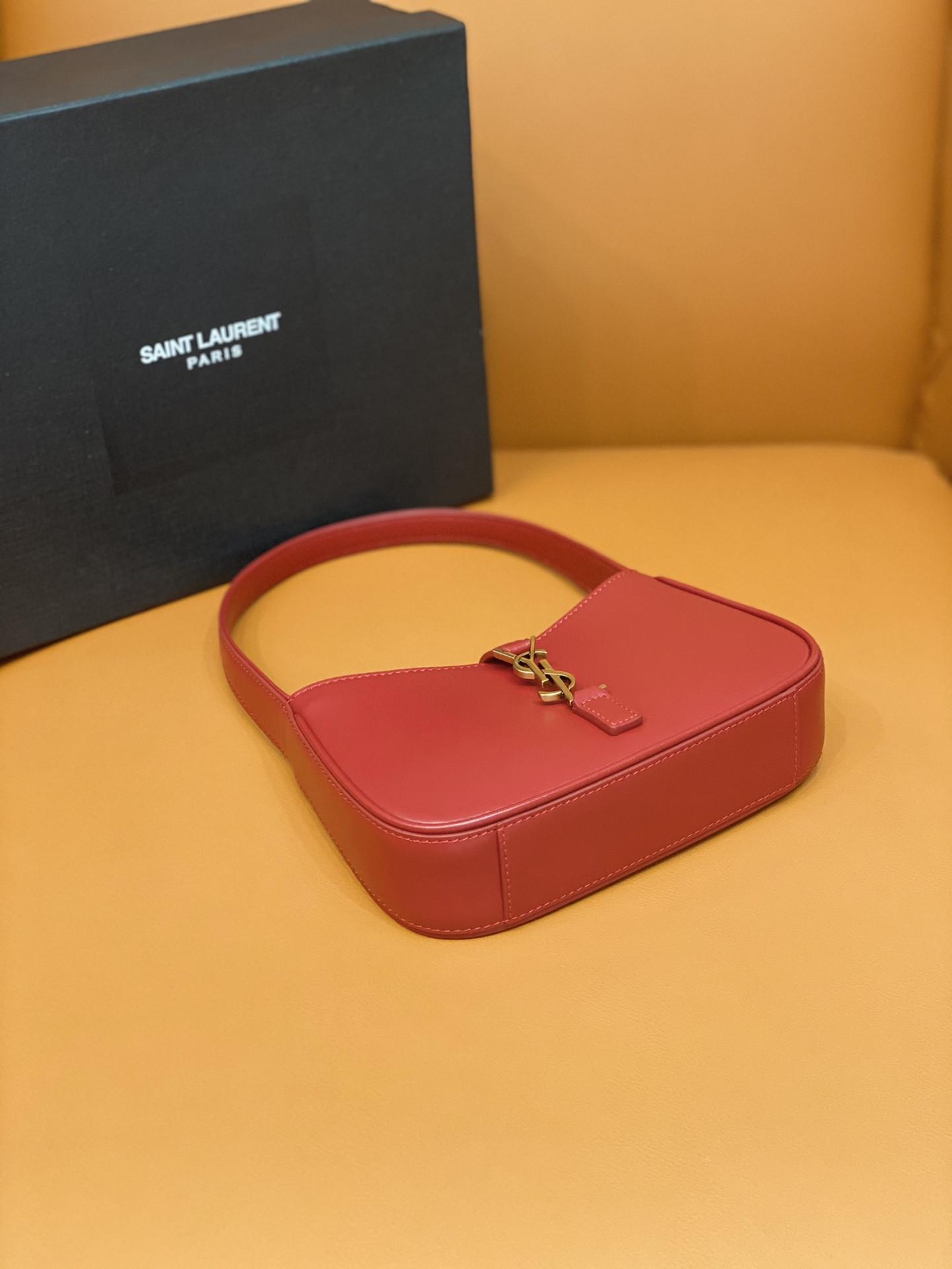 Y51 MINI LE 5 À 7 IN SMOOTH LEATHER Red 19 X 11.5 X 4.5 CM