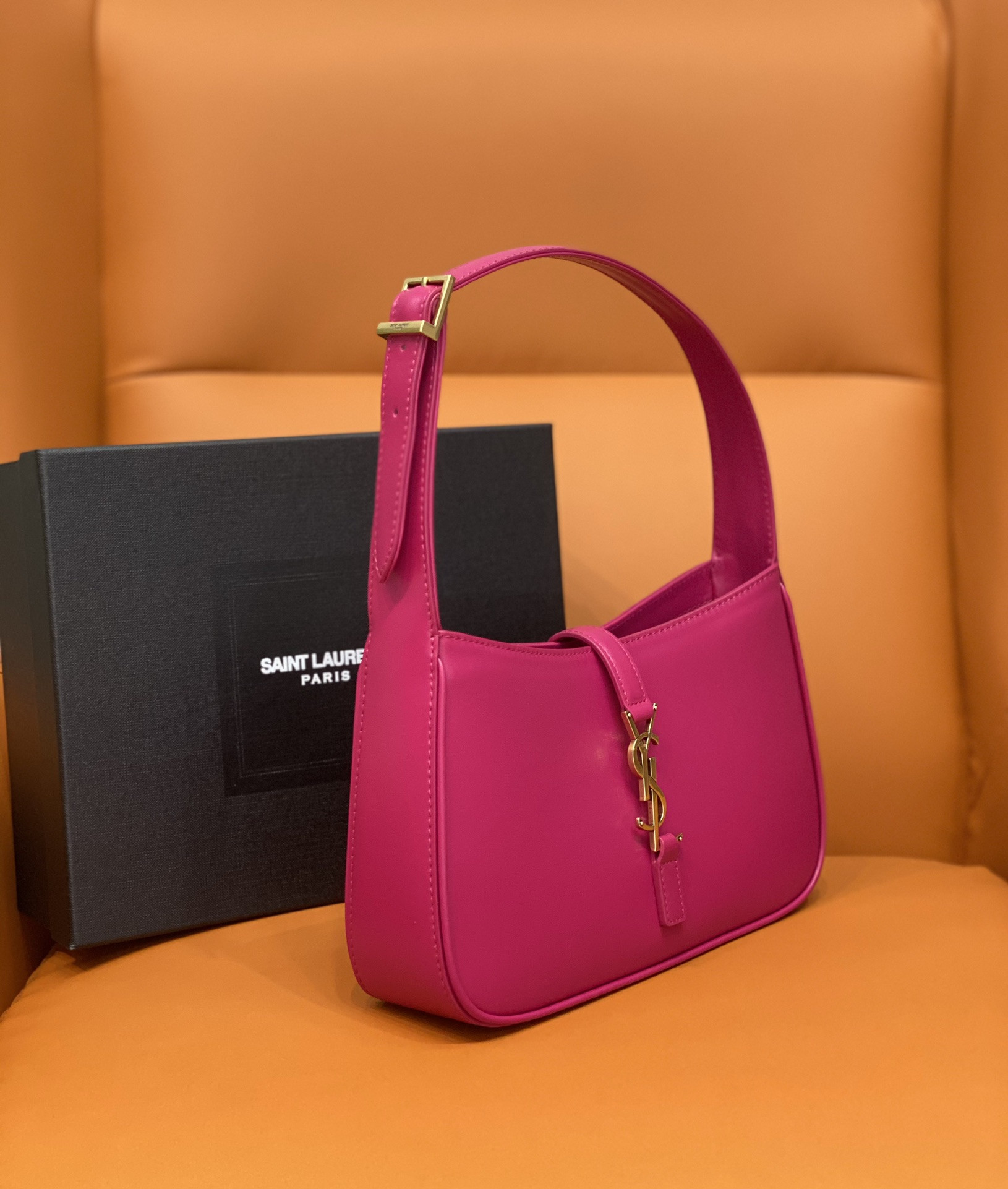 Y51 LE 5 À 7 IN SMOOTH LEATHER BLANC Pink 23 X 16 X 6.5 CM