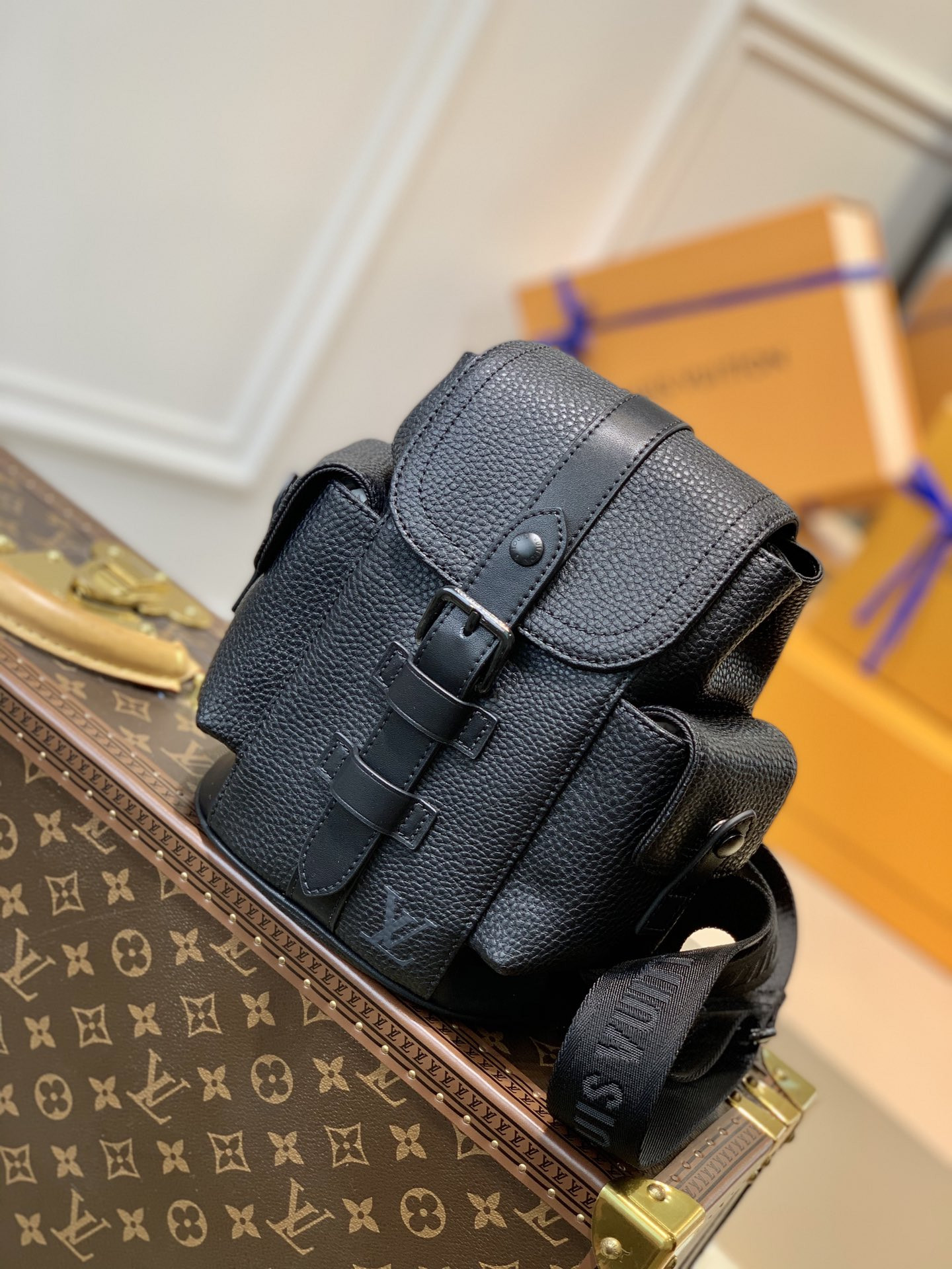 LV CHRISTOPHER XS M58495