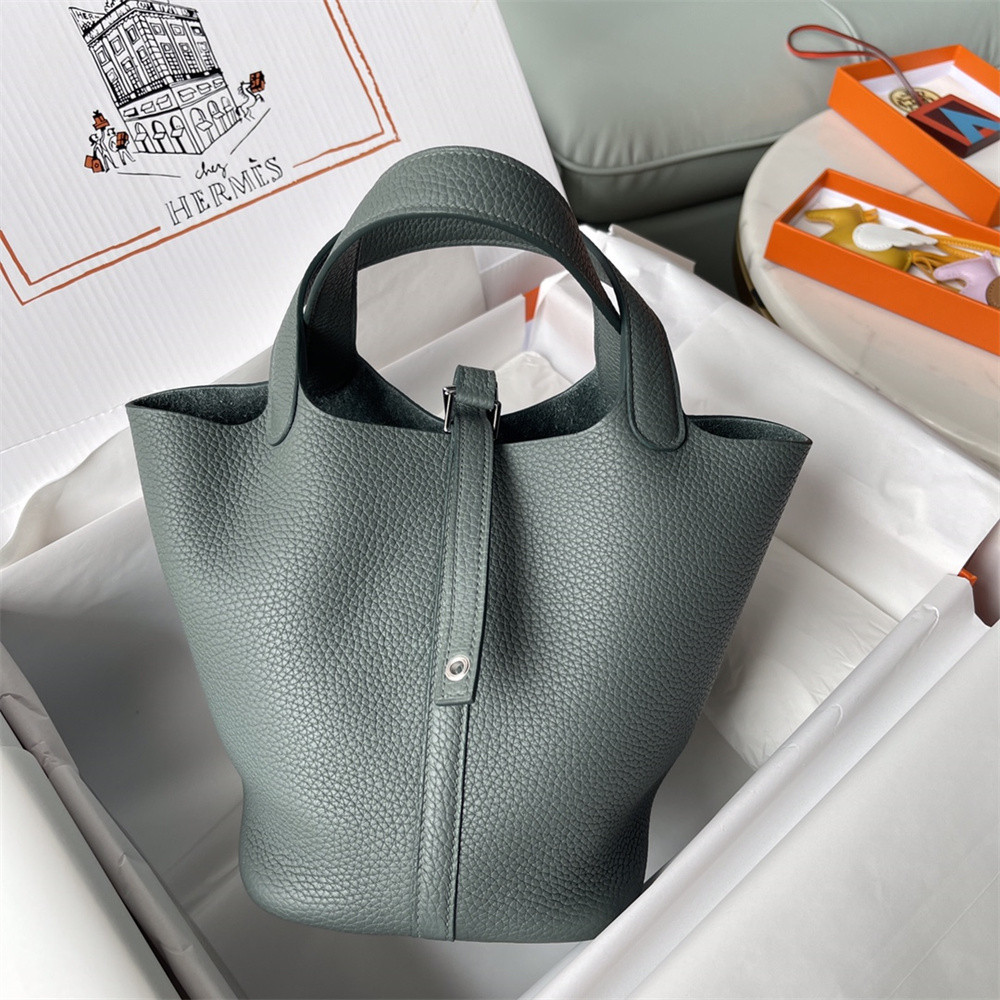 H**me5 Picotin 18cm almond green without original box