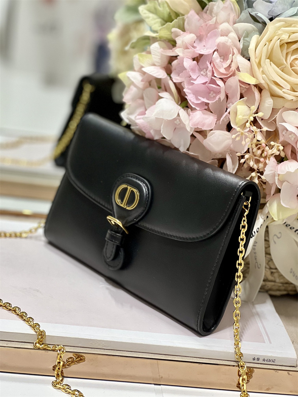 D10r BOBBY EAST-WEST POUCH WITH CHAIN Latte Smooth Calfskin Black