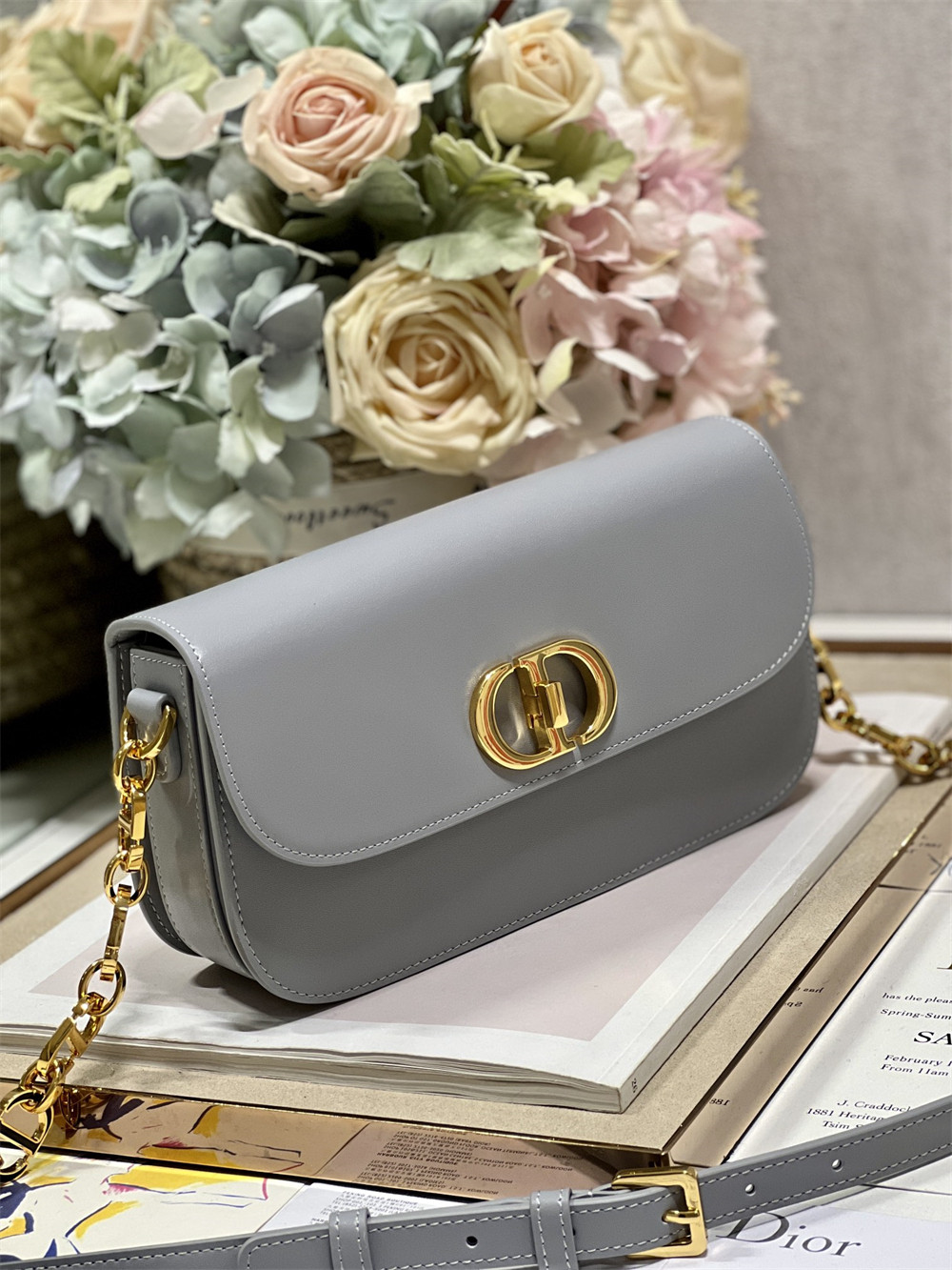 D10r 30 Montaigne Avenue Grey 22.5 x 12.5 x 6.5 cm