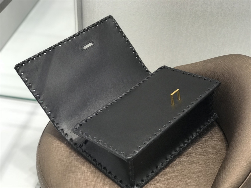 D10r 30 MONTAIGNE CHAIN BAG BLACK