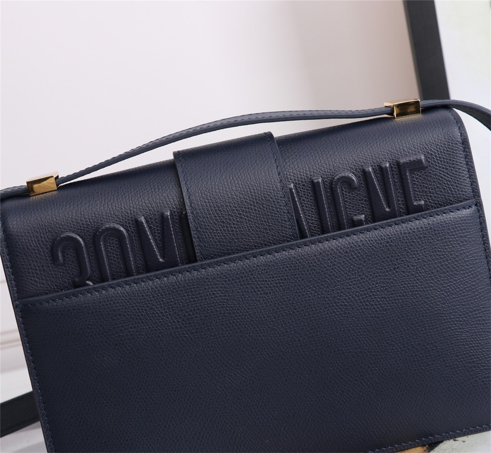 D10r 30 MONTAIGNE CHAIN BAG Grained Navy