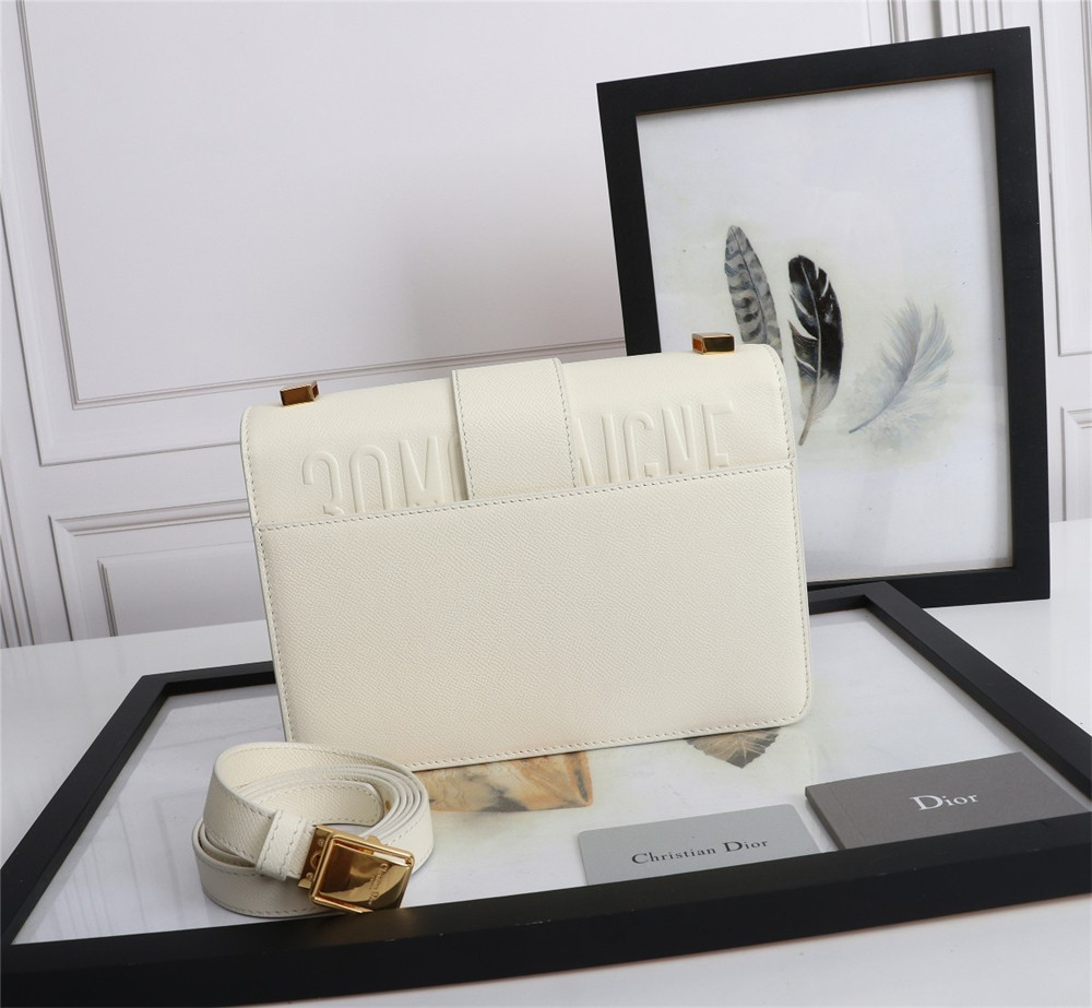 D10r 30 MONTAIGNE CHAIN BAG Grained White