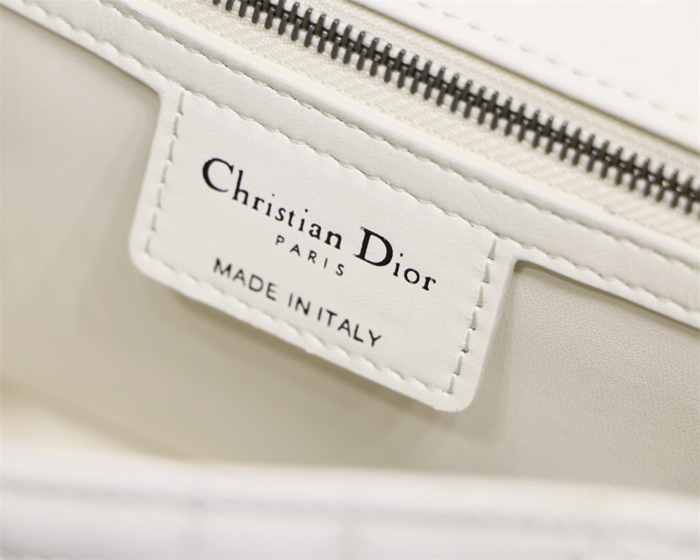 LARGE D10r CARO BAG Ivory S*pple Cannage Calfskin With Silver Hardware 29 x 18 x 10 cm