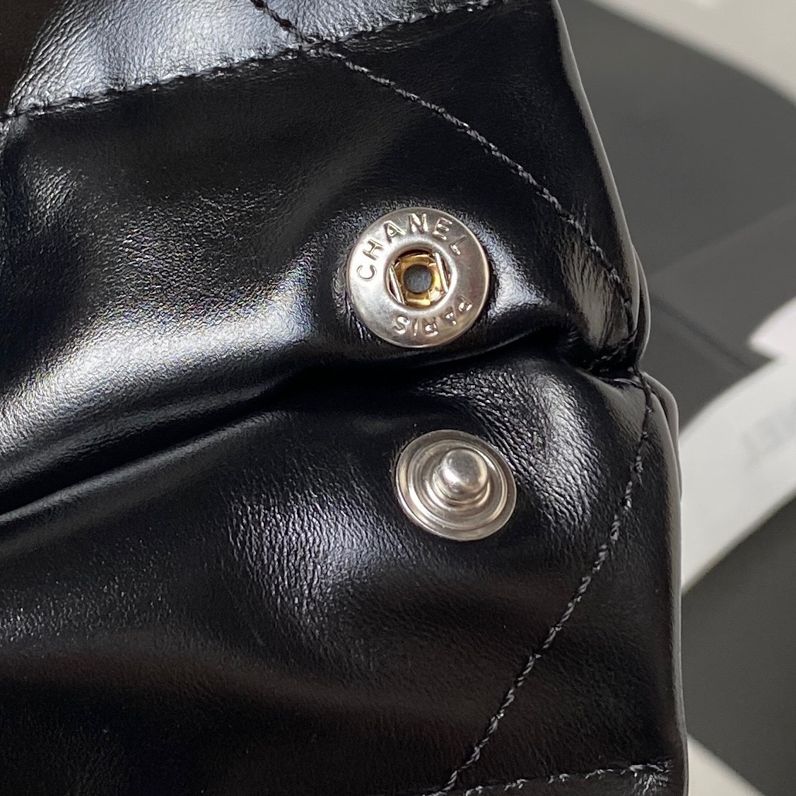 Ch**el 22 HANDBAG Shiny Calfskin 30×45×8cm