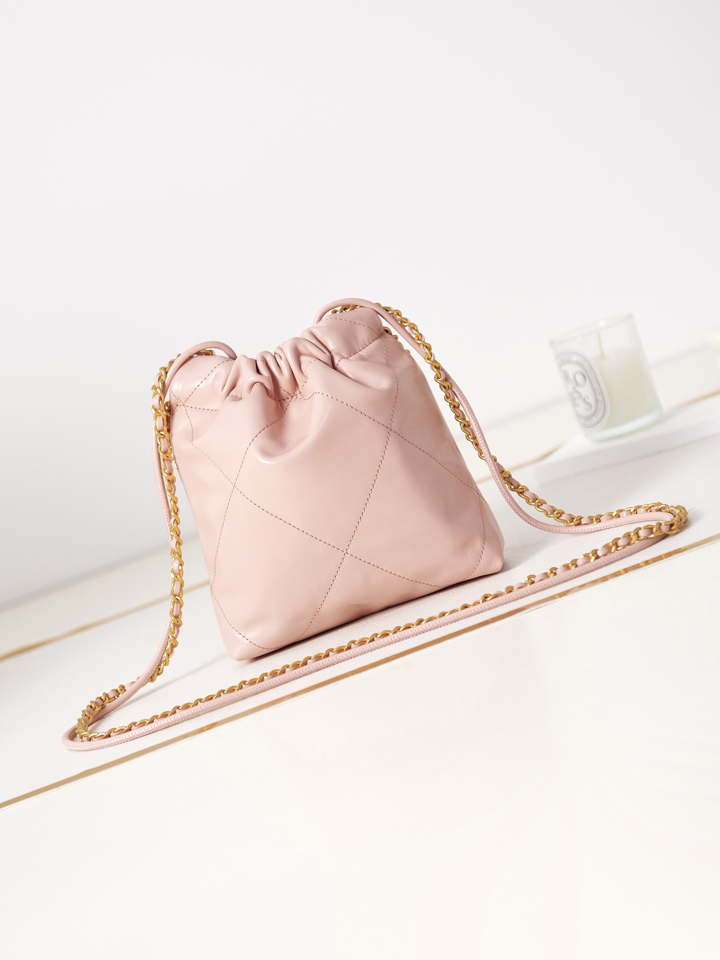 Ch**el 22 MINI HANDBAG Shiny Calfskin Pink 7.8 × 7.4 × 2.3 in