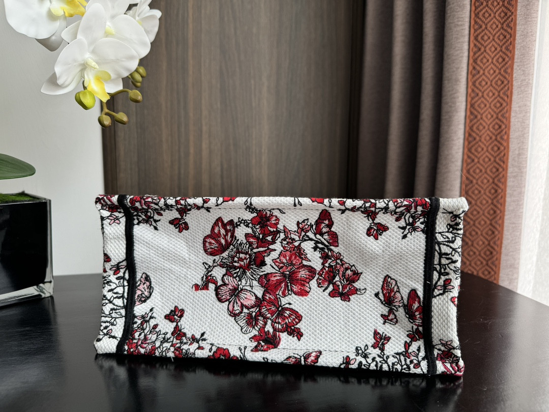 Small D10r BOOK TOTE WHITE AND RED LE CŒUR DES PAPILLONS EMBROIDERY 10.5 x 8.5 x 5.5 inches