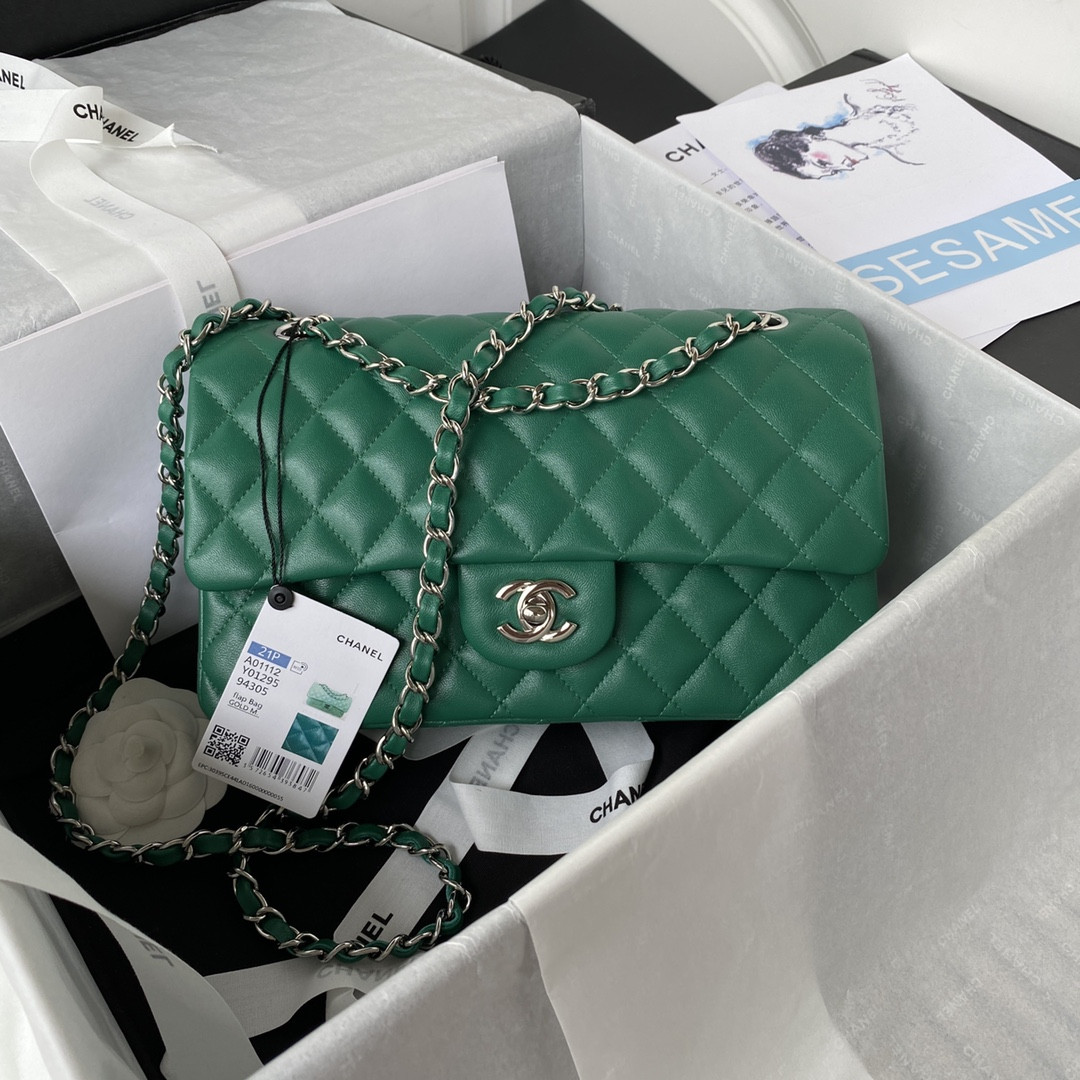 Ch**el CLASSIC HANDBAG GRAINED SHINY CALFSKIN & SILVER-TONE METAL GREEN 6 × 9.9 × 2.5 in