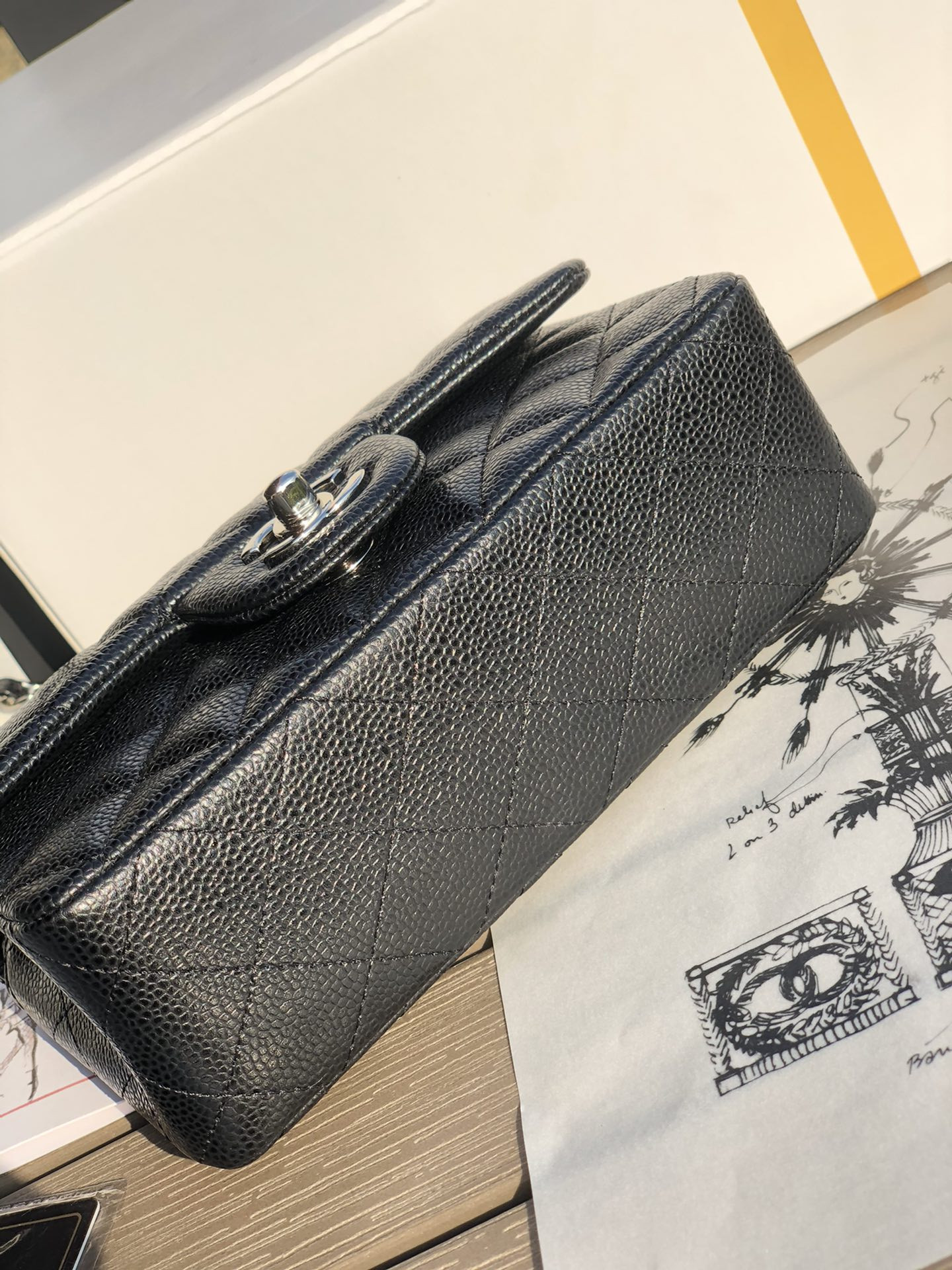 Ch**el MINI FLAP BAG BLACK 4.7 × 7.8 × 2.3 in