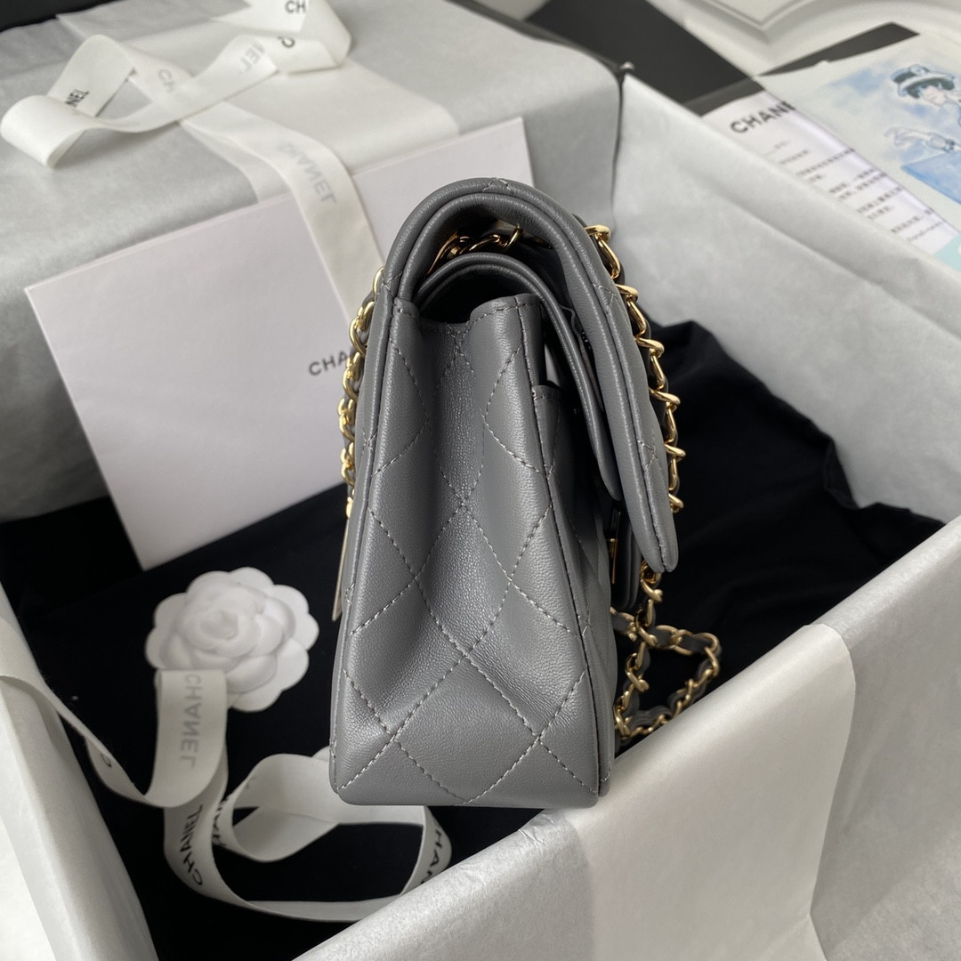 Ch**el SMALL CLASSIC HANDBAG Grained SHINY Calfskin & Gold-Tone Metal Gray 5.7 × 9 × 2.3 in