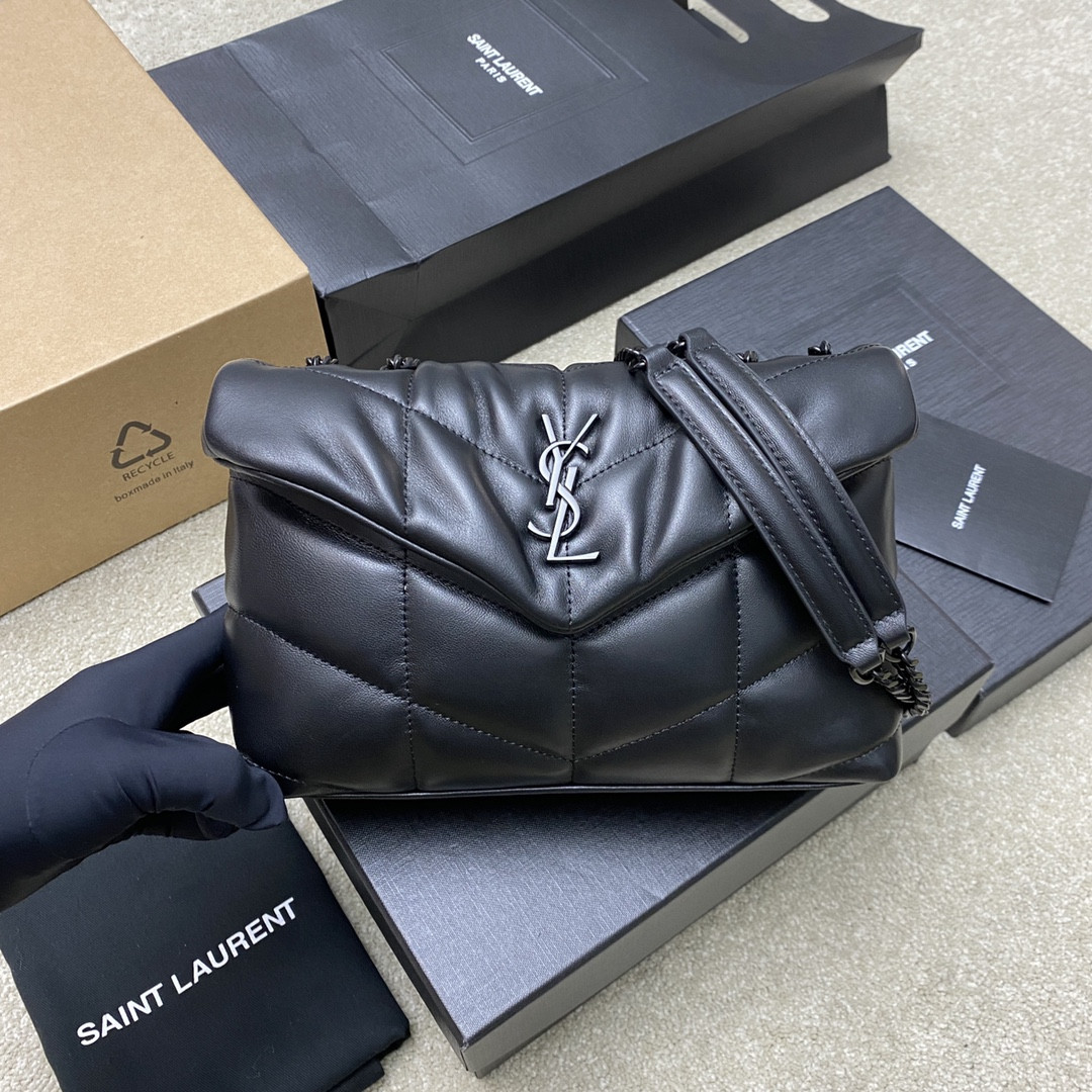 Y51 PUFFER IN LEATHER BLACK SILVER 23 X 15.5 X 5.8 CM
