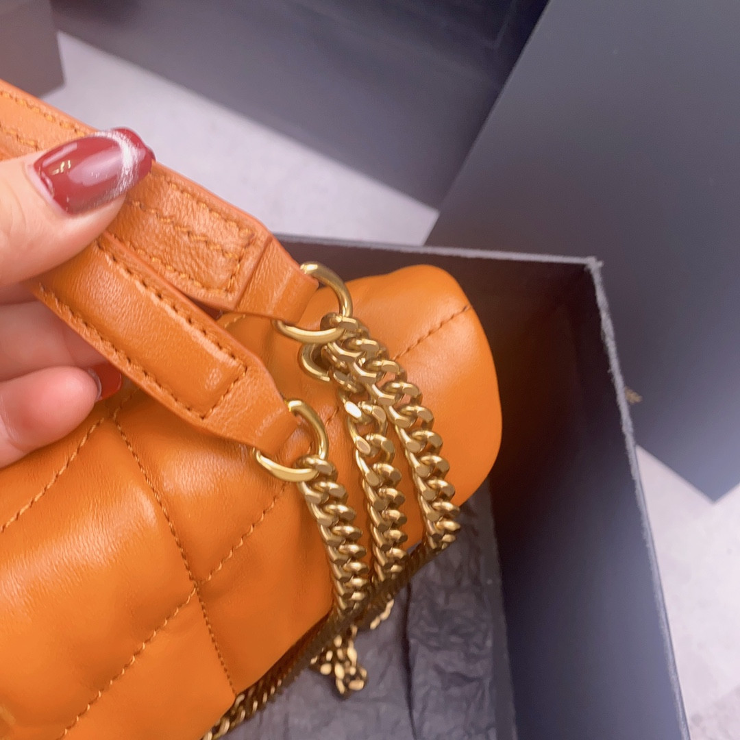 Y51 PUFFER IN LEATHER ORANGE 23 X 15.5 X 5.8 CM