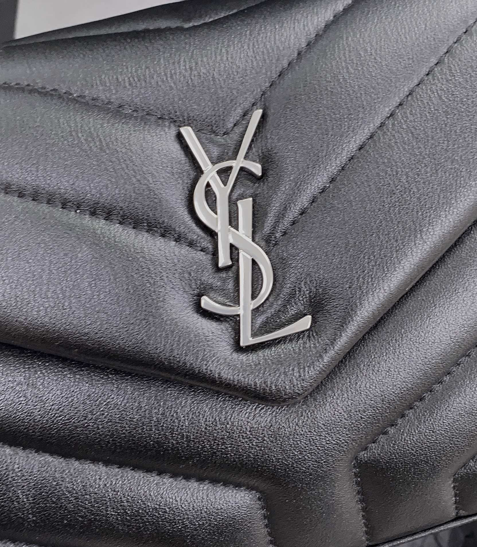 Y51 TOY LOULOU IN QUILTED LEATHER BLACK SILVER 7.9 X 5.5 X 3 INCHES