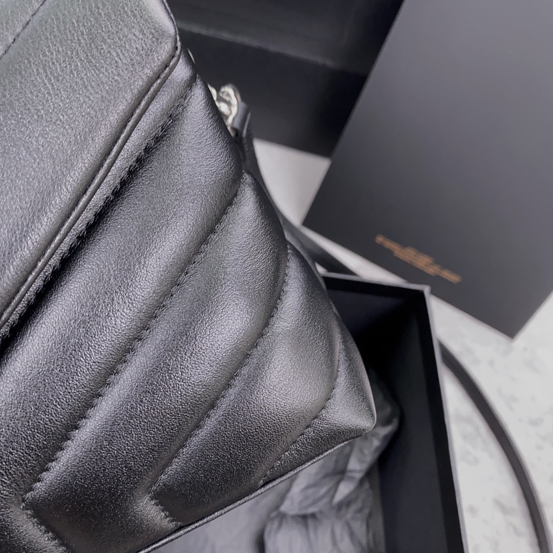 Y51 TOY LOULOU IN QUILTED LEATHER BLACK SILVER 7.9 X 5.5 X 3 INCHES