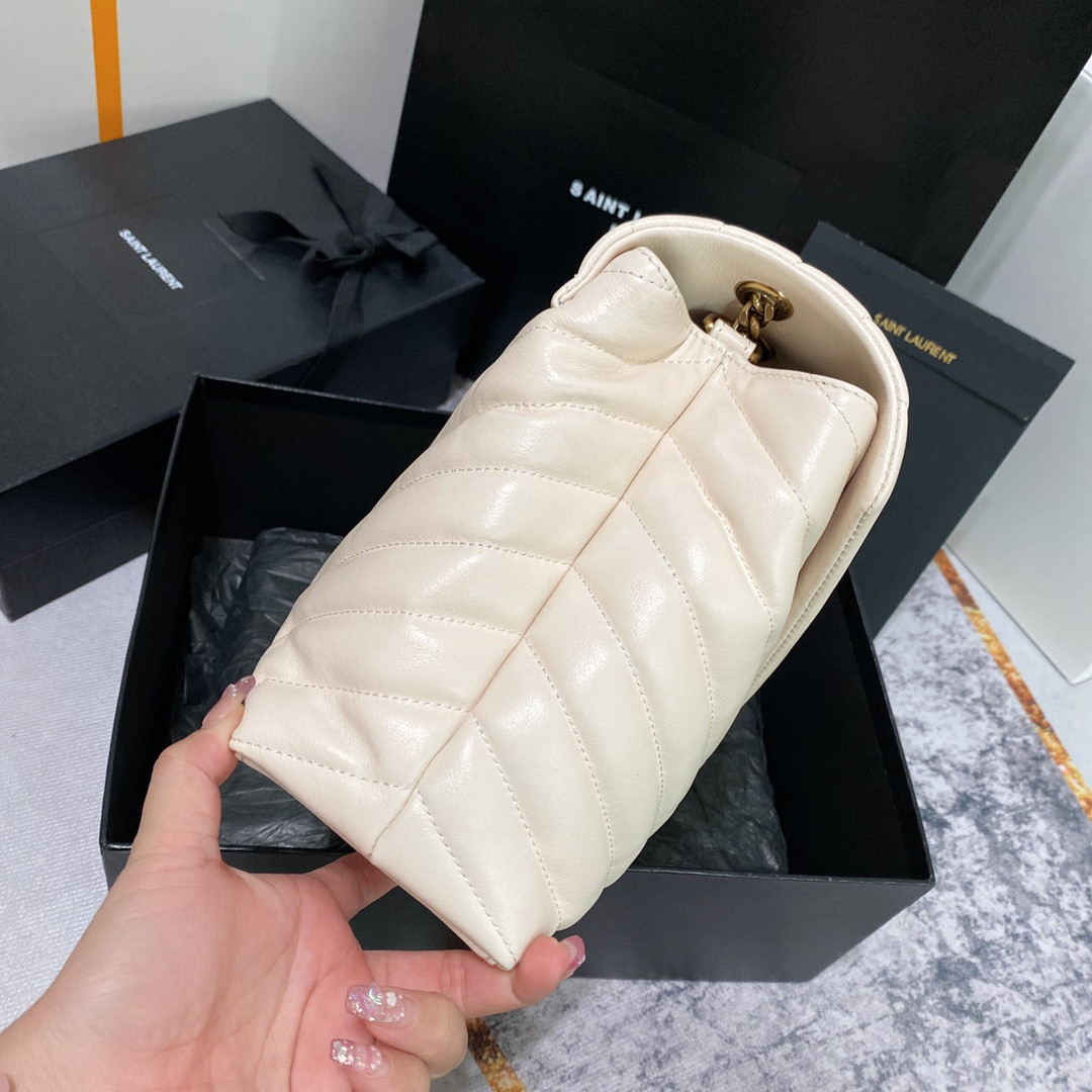 Y51 LOULOU MEDIUM IN QUILTED LEATHER BLANC VINTAGE 12.5 X 8.6 X 3.5 INCHES