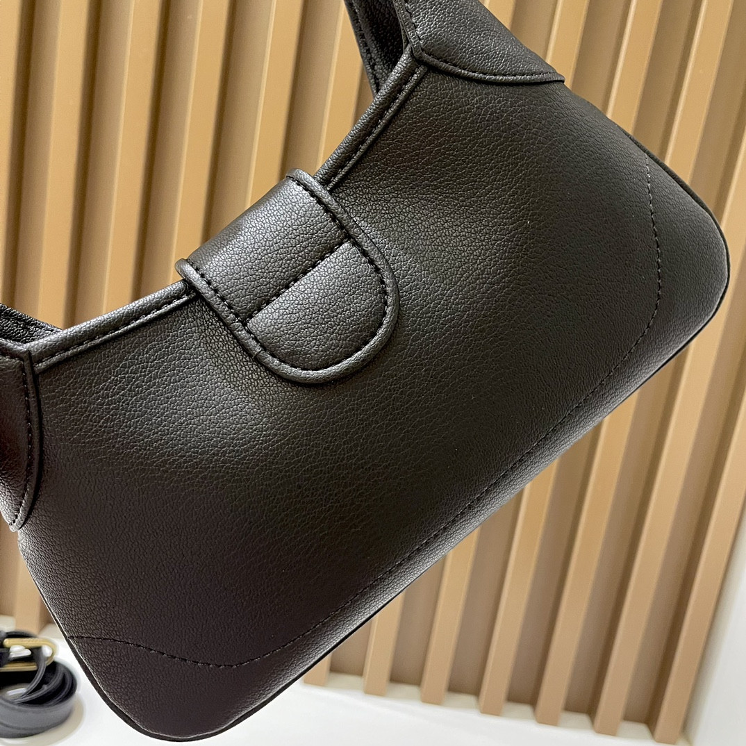 Gvc*1 APHRODITE SHOULDER BAG BLACK 27 X 13.5 X 2 cm