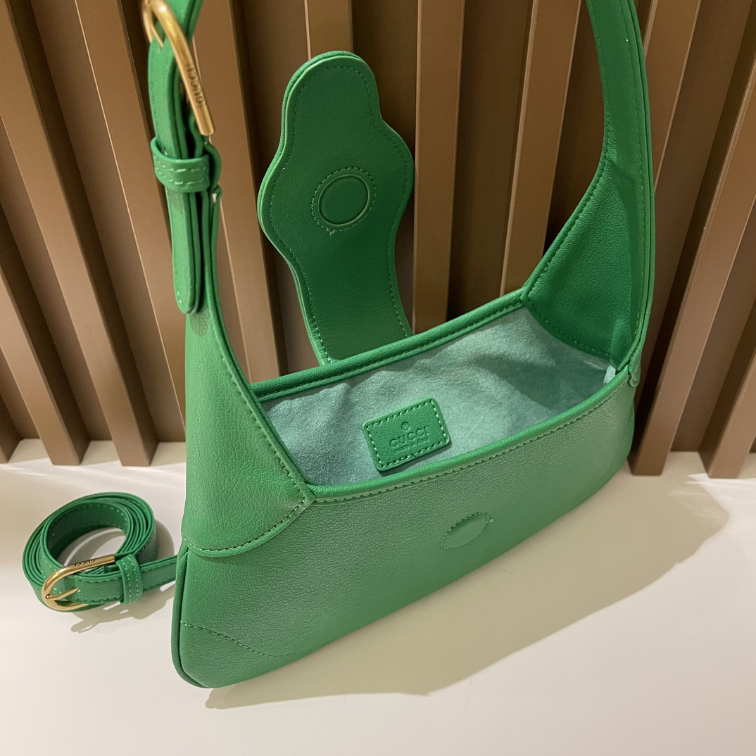 Gvc*1 APHRODITE SHOULDER BAG GREEN 27 X 13.5 X 2 cm