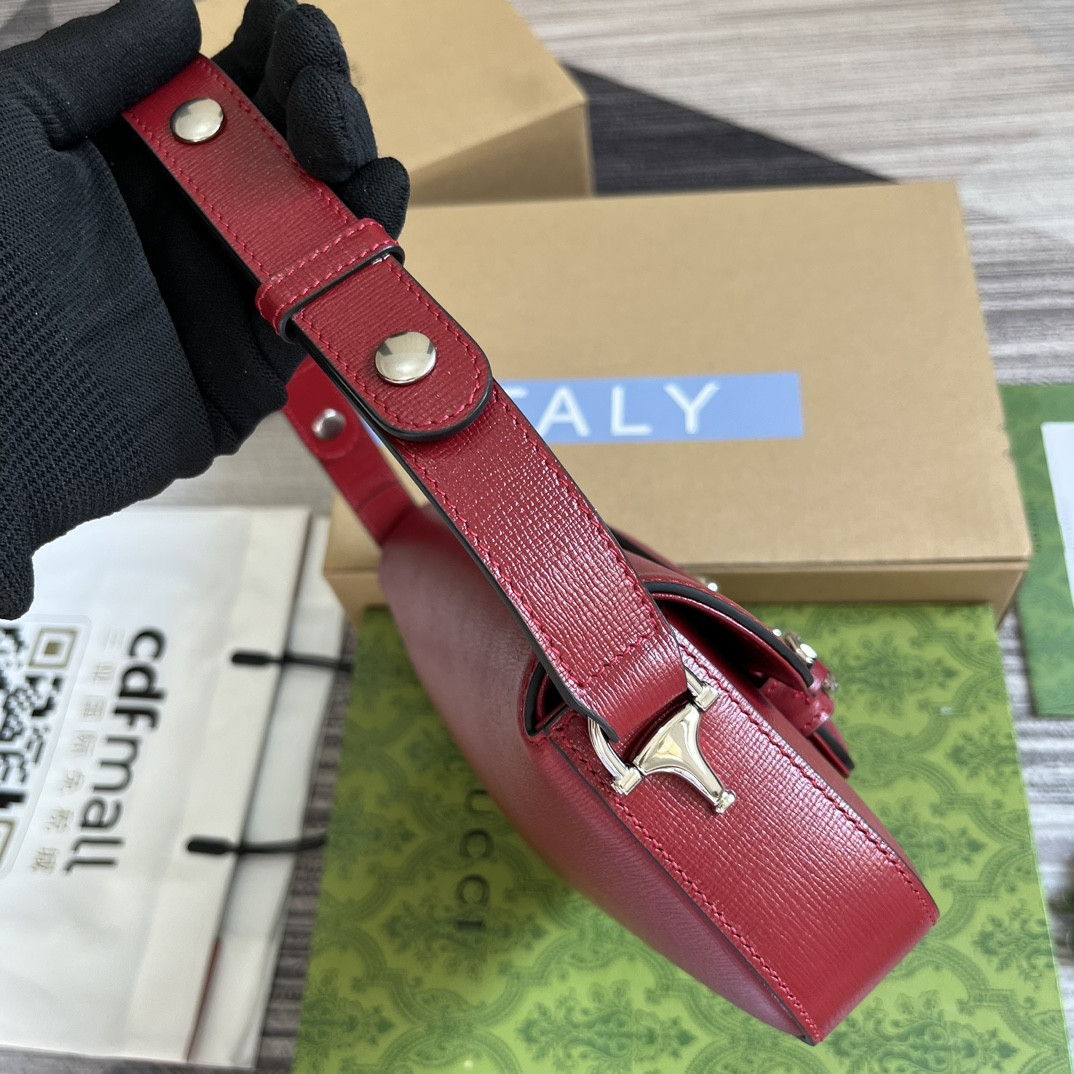 Gvc*1 HORSEBIT 1955 SMALL SHOULDER BAG RED 10.4"W x 6.7-4.1"H x 3.1-1.6"D