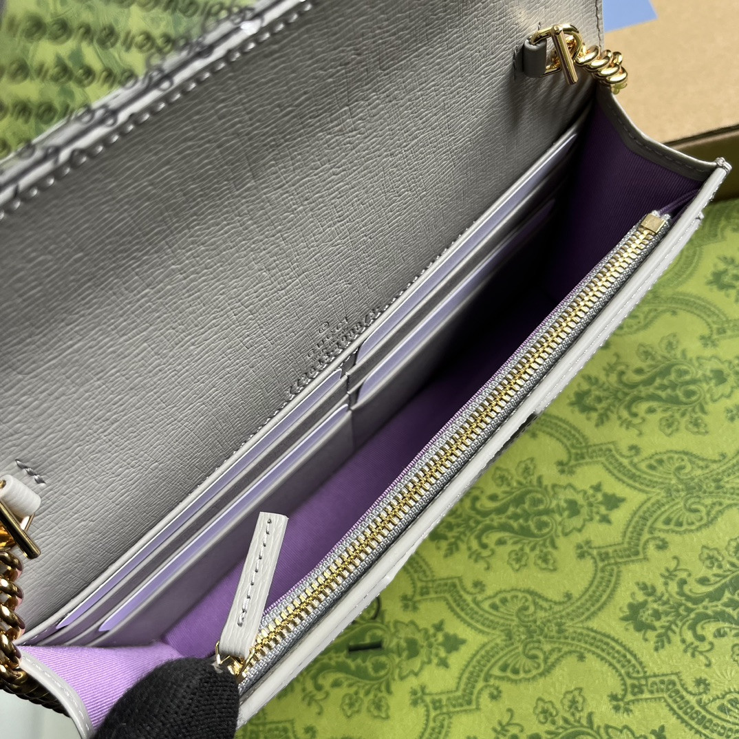 CHAIN WALLET WITH Gvc*1 SCRIPT LIGHT GREY 7.8"W x 5"H x 1.6"D