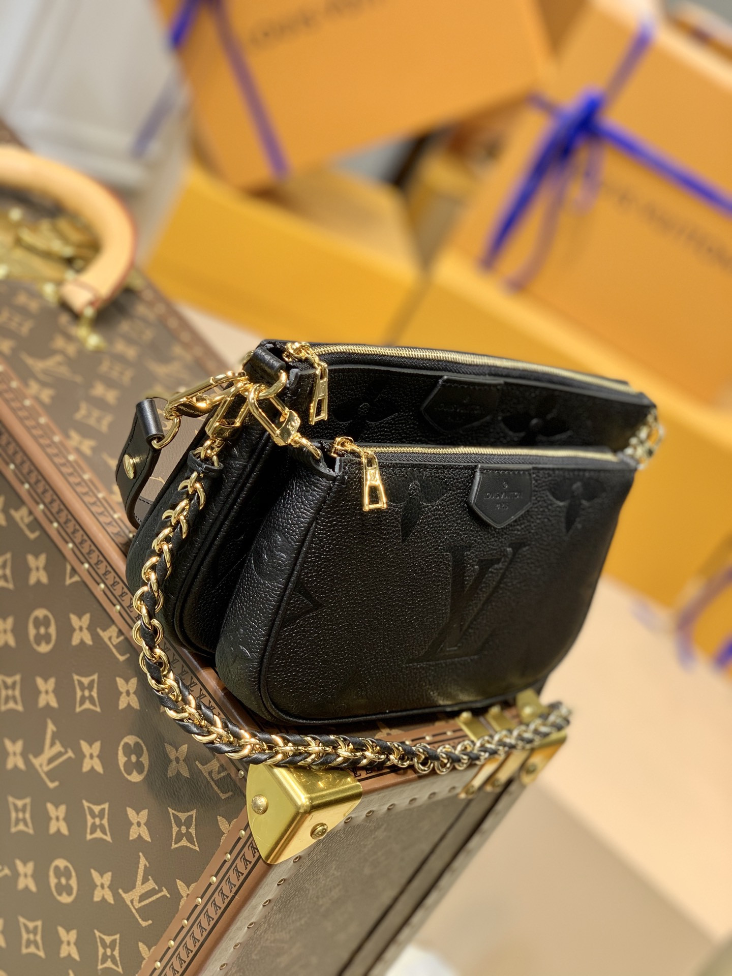 L0vis Vvtt0n M80399 Multi Pochette Accessoires 9.4 x 5.3 x 1.6 inches