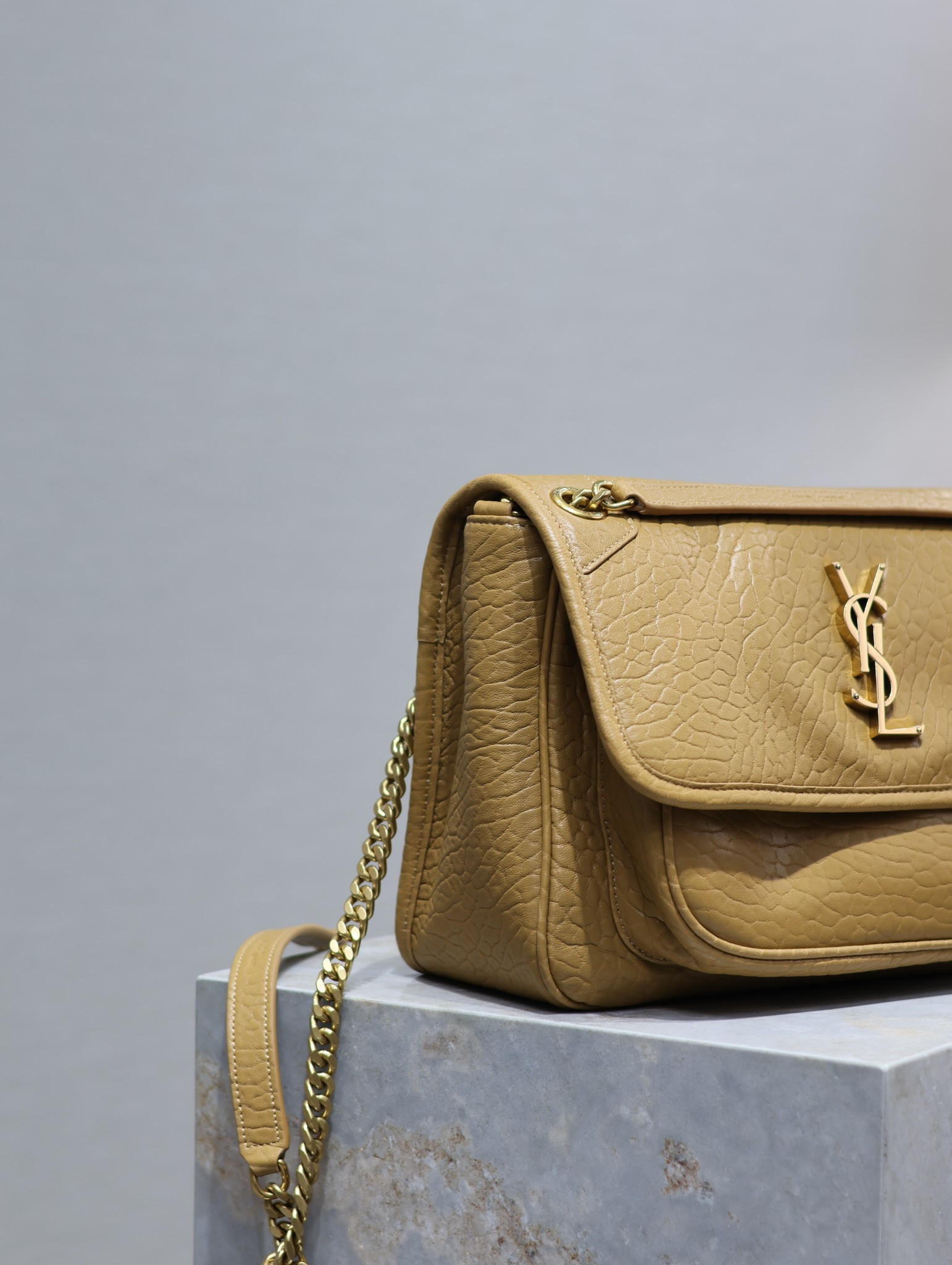 Y51 NIKI MEDIUM IN VINTAGE LEATHER DARK CORK 11 X 7.8 X 3.3 INCHES