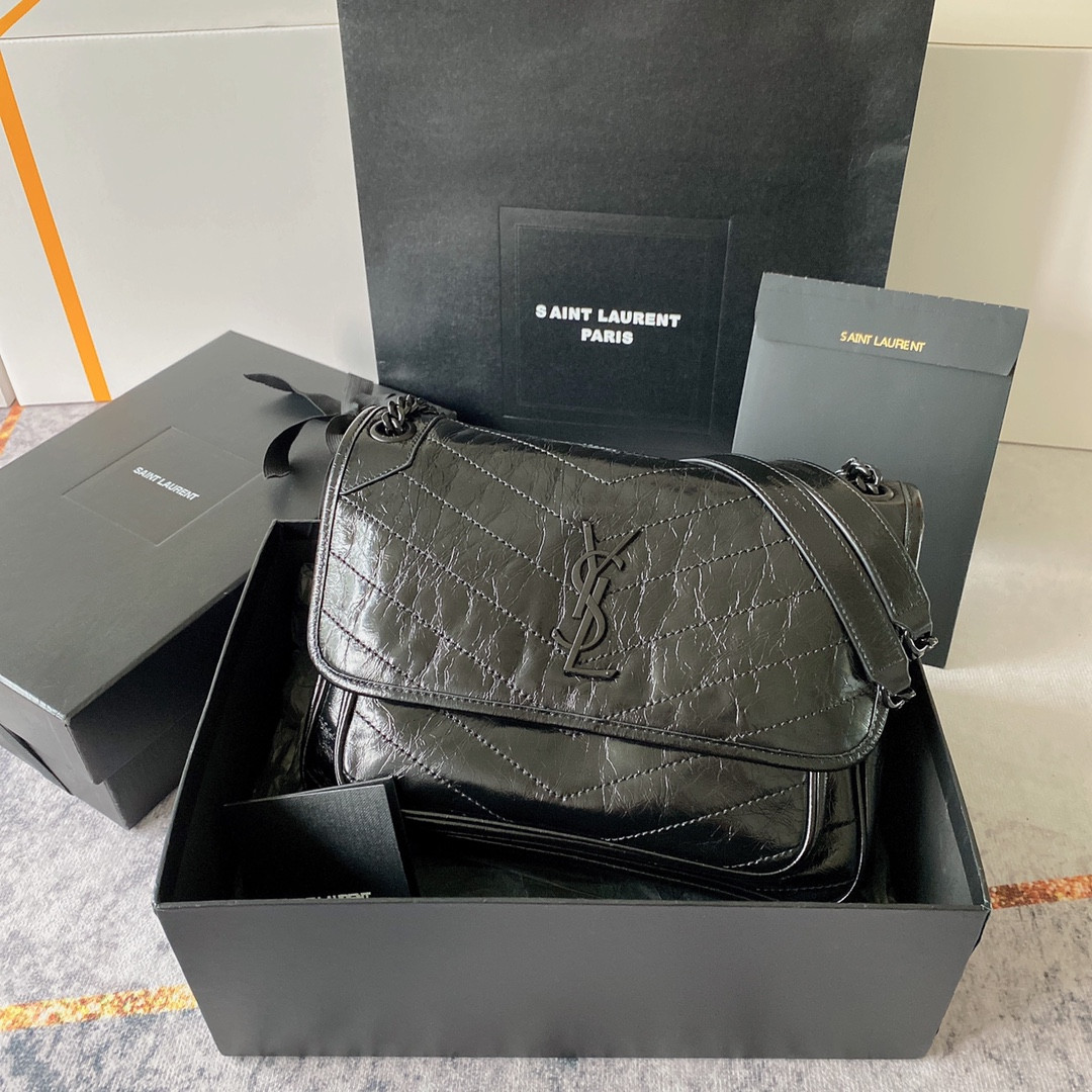 Y51 NIKI MEDIUM IN VINTAGE LEATHER ALL BLACK 11 X 7.8 X 3.3 INCHES