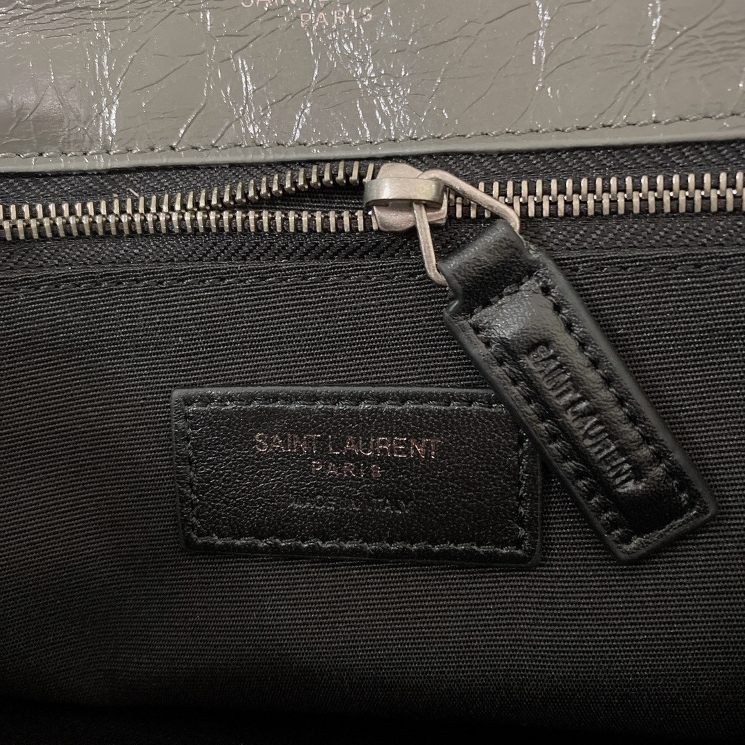 Y51 NIKI MEDIUM IN VINTAGE LEATHER STORM 11 X 7.8 X 3.3 INCHES