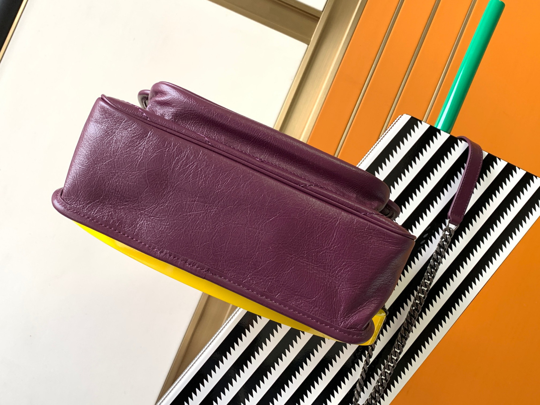 Y51 NIKI MEDIUM IN VINTAGE LEATHER PURPLE 11 X 7.8 X 3.3 INCHES
