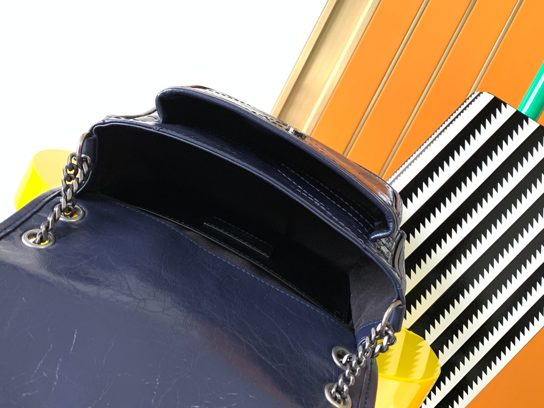 Y51 NIKI BABY IN VINTAGE LEATHER NAVY 8.2 X 6 X 2.9 INCHES