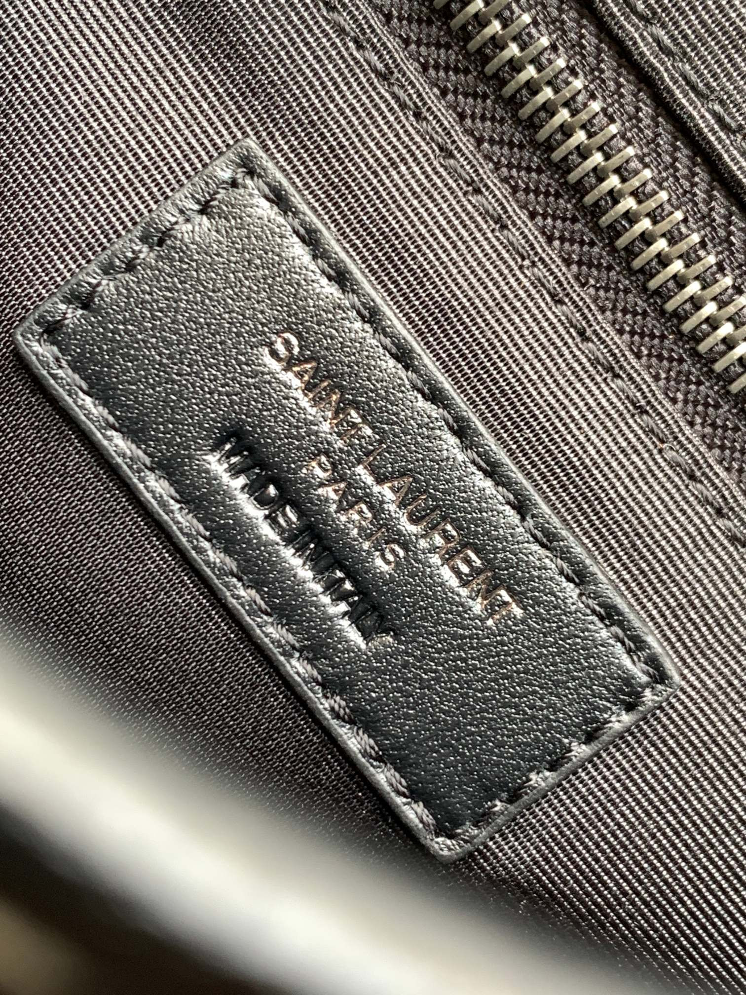 Y51 NIKI CHAIN WALLET IN SHINY LEATHER BLACK 19 x 15 x 6 CM