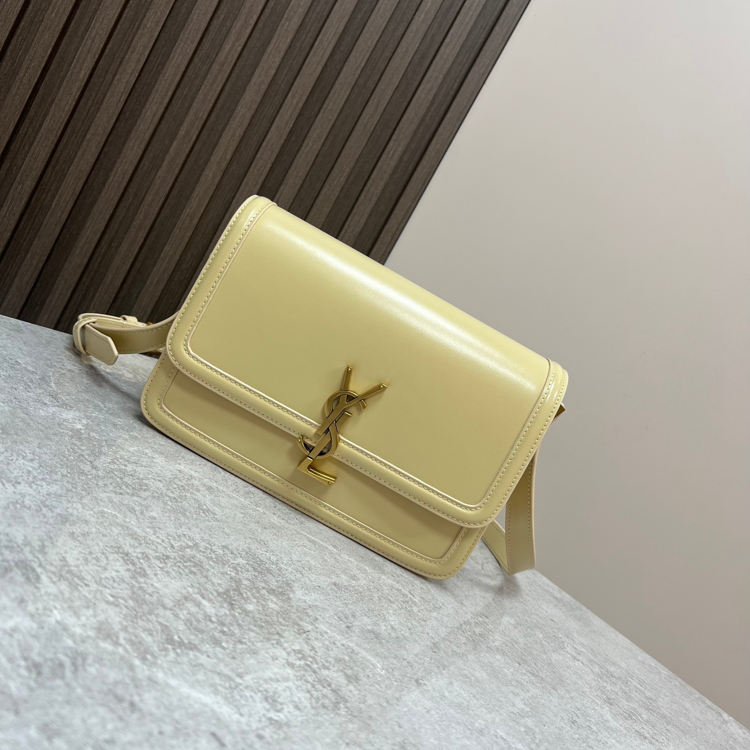 Y51 SOLFERINO MEDIUM SATCHEL IN BOX Sa1nt Lau*nt YELLOW 9.1 X 6.3 X 2.4 INCHES