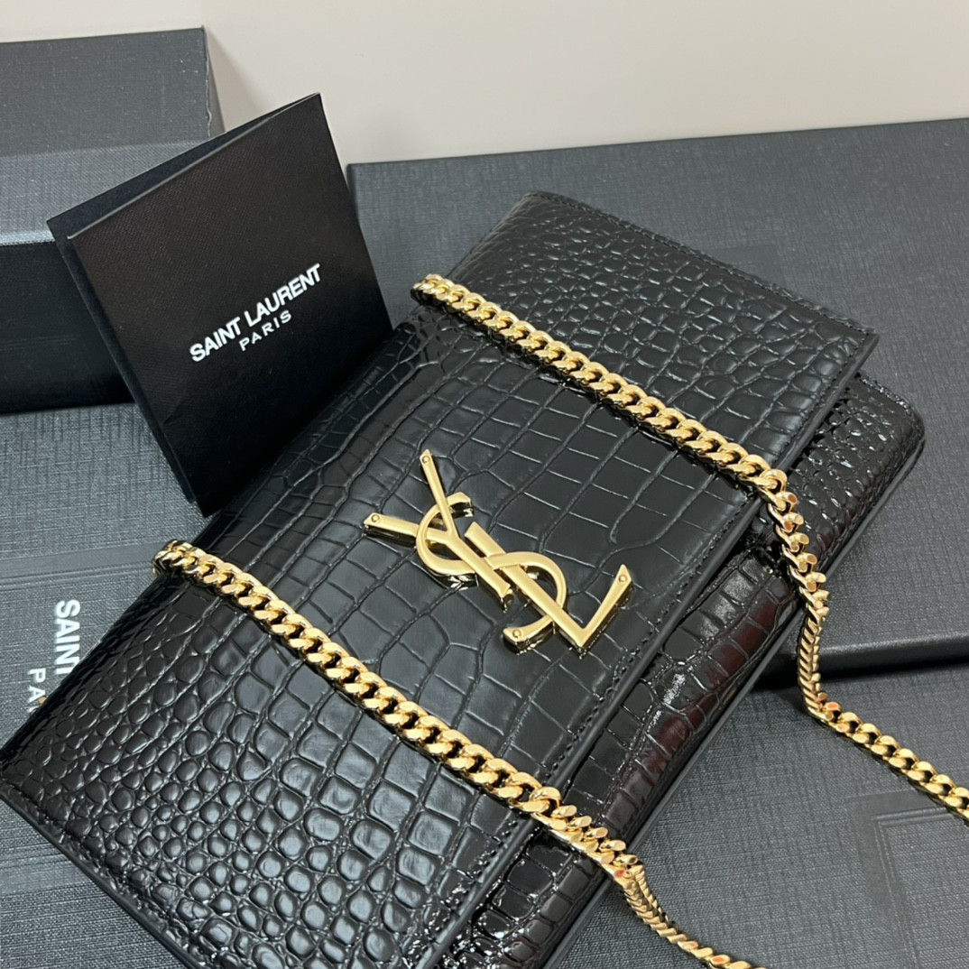 Y51 KATE MEDIUM IN CROCODILE-EMBOSSED LEATHER BLACK 9.4 X 5.7 X 2.1 INCHES