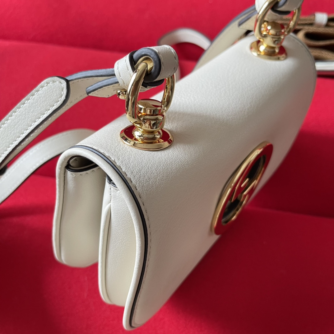 Gvc*1 BLONDIE MINI BAG WHITE 8.7"W x 5.1"H x 2.2"D