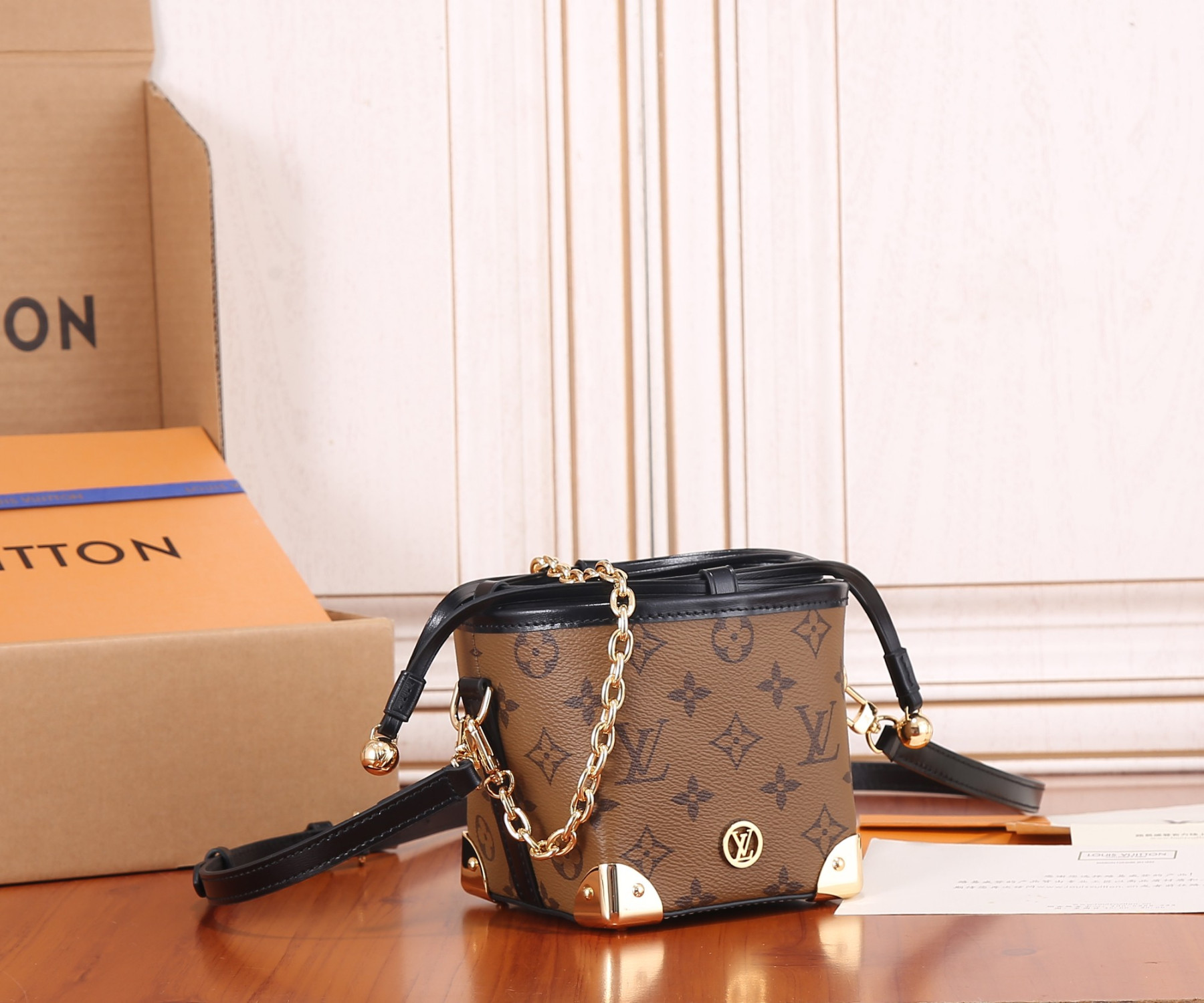LV M82885 Zjs jh Online Only 11.5x11.5x11.5 CM