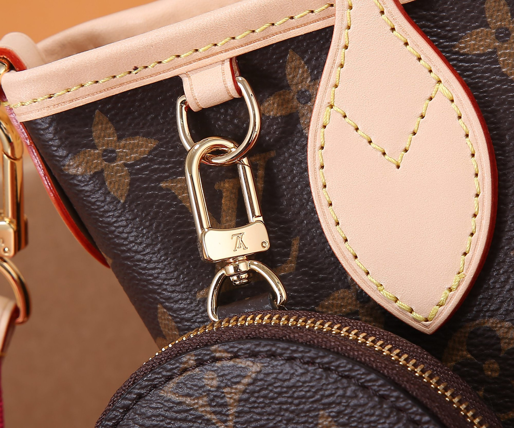 LV M46786 Neverfull BB 24 x 14 x 9 cm