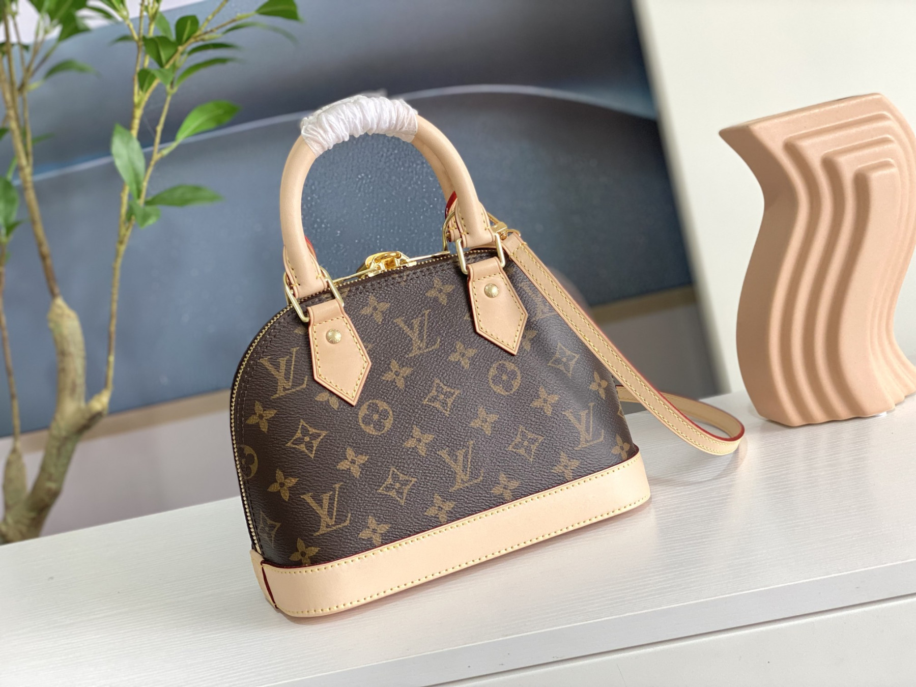 LV M53152 Alma BB 9.3 x 6.9 x 4.5 inches