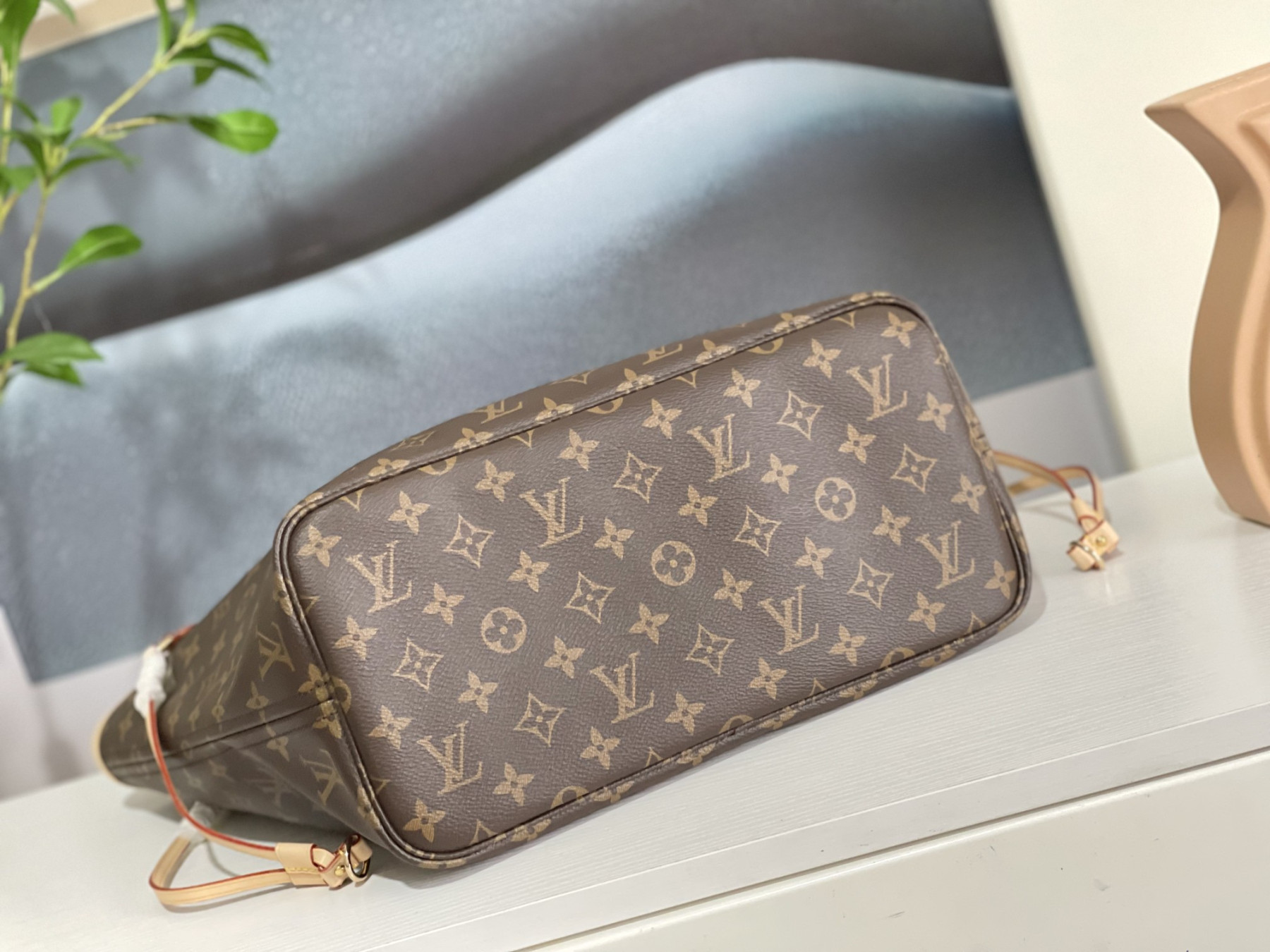 L0vis Vvtt0n M41178  Neverfull MM 12.6 x 11.4 x 6.7 inches Without Box