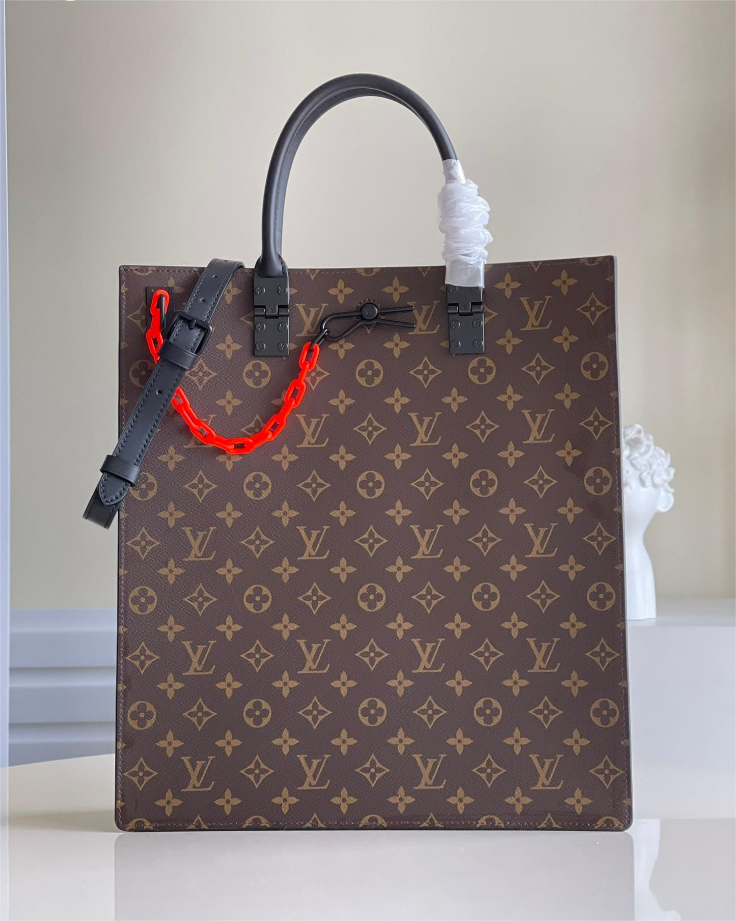 LV Virgil Abloh M44475 36 x 36 x 9 cm