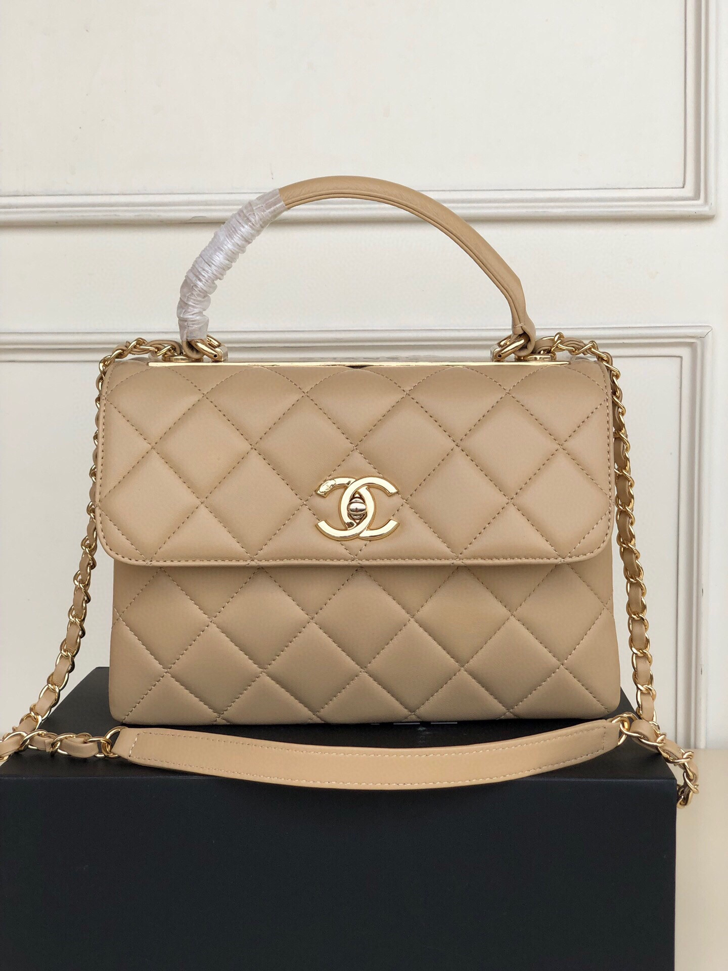 Ch**el FLAP BAG WITH TOP HANDLE 6.6 × 9.8 × 4.7 in