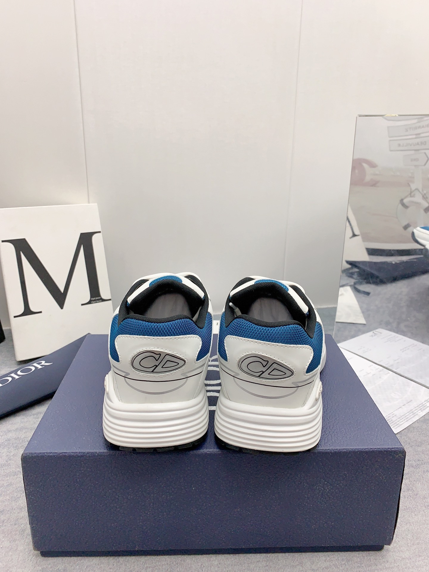 UA D10r B30 Blue Mesh White Technical Fabric
