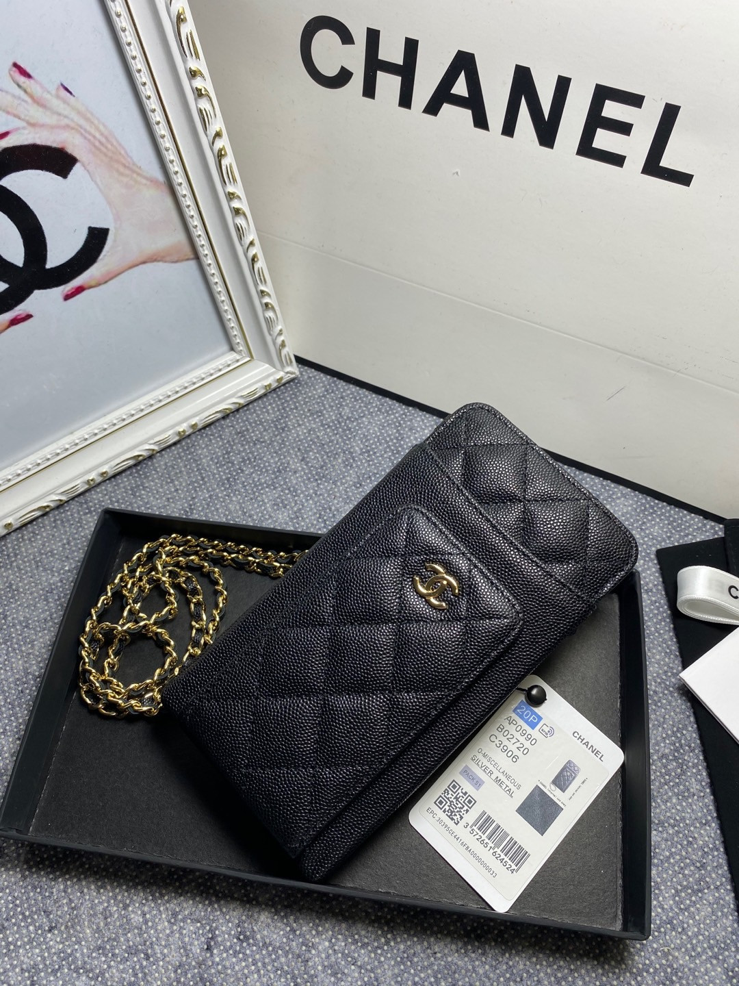 Ch**el LONG ZIPPED WALLET 19-11cm